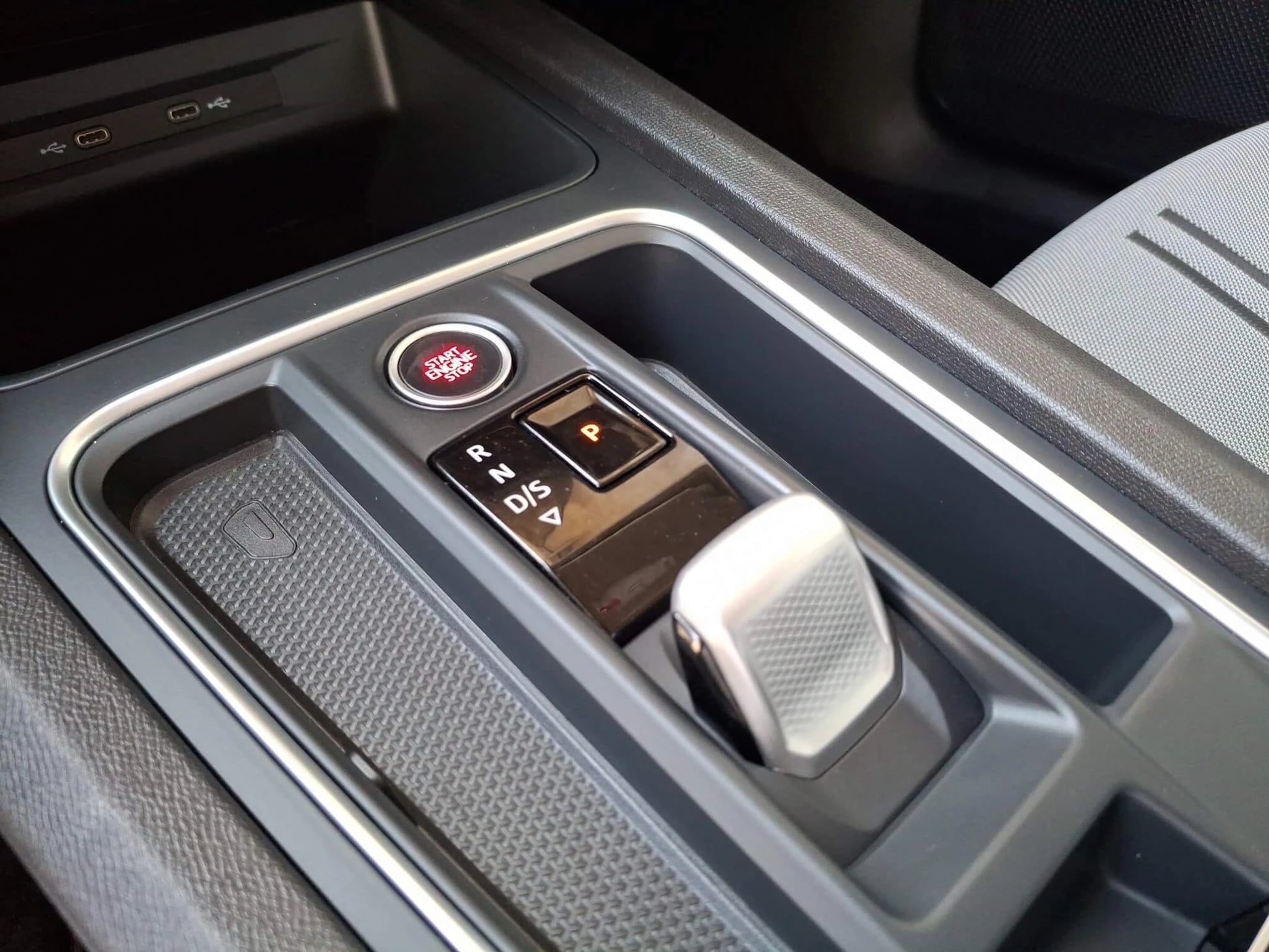 Seat Leon Kombi Style 2.0 TDI DSG - Samsaru's Car Outlet