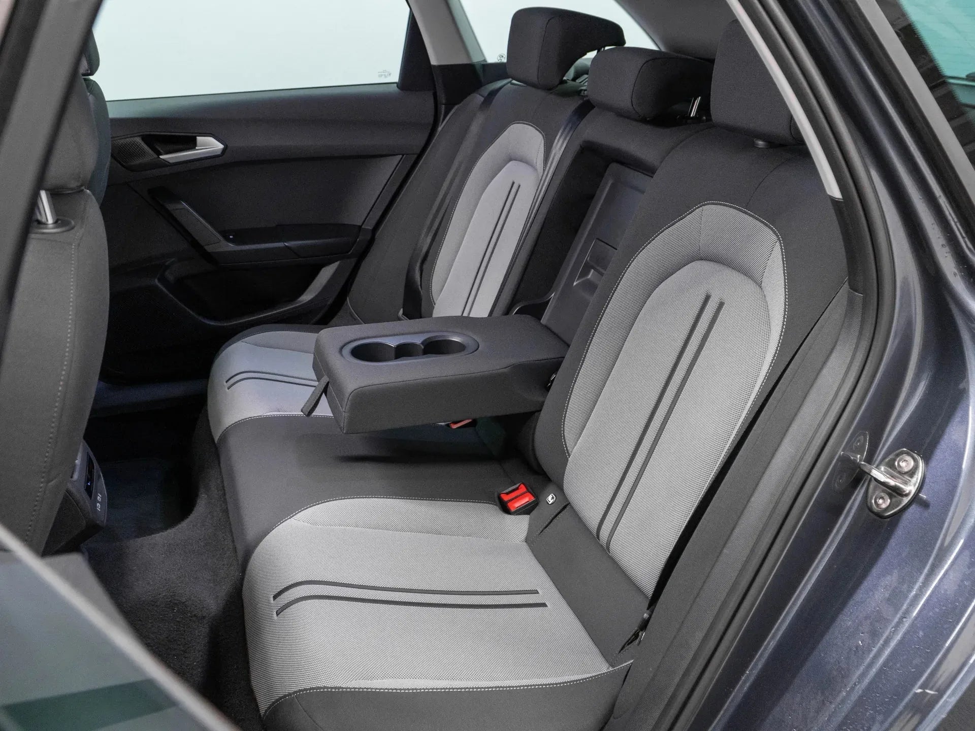 Seat Leon 2.0 Diesel 150 CP Gri - Samsaru's Car Outlet