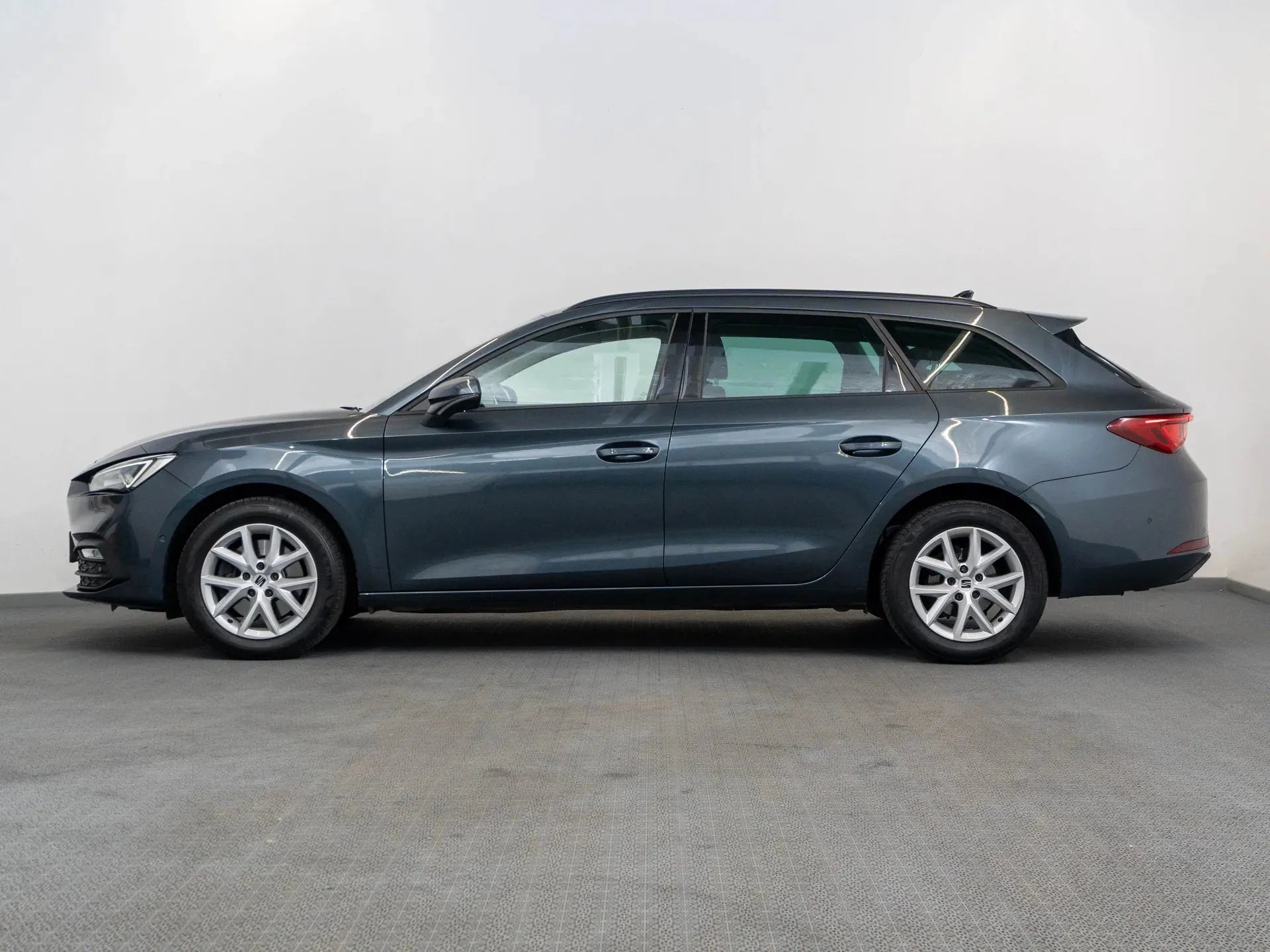 Seat Leon 2.0 Diesel 150 CP Gri - Samsaru's Car Outlet