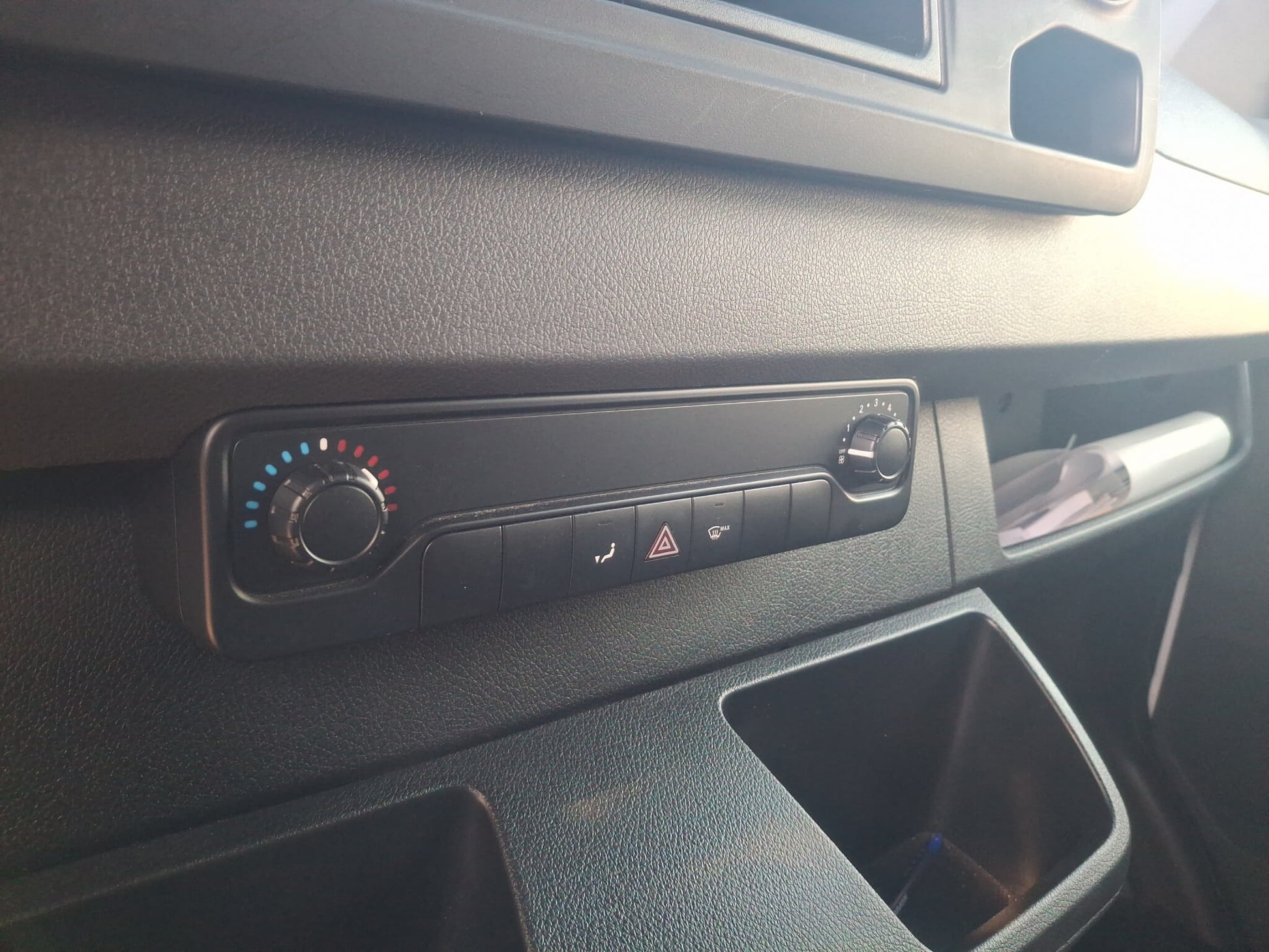 Mercedes-Benz eSprinter 41kWh 3,5t - Samsaru's Car Outlet