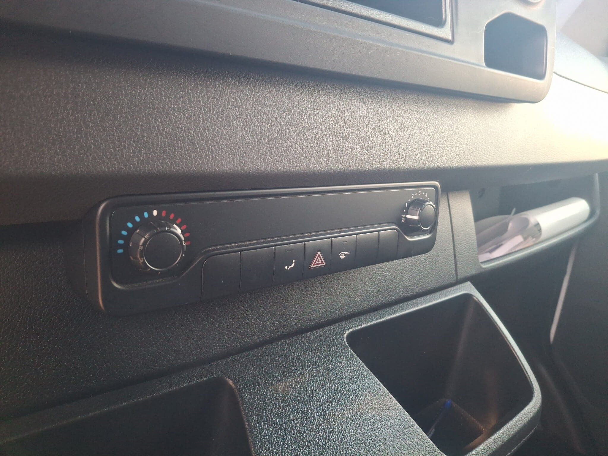 Mercedes-Benz eSprinter 41kWh 3,5t - Samsaru's Car Outlet