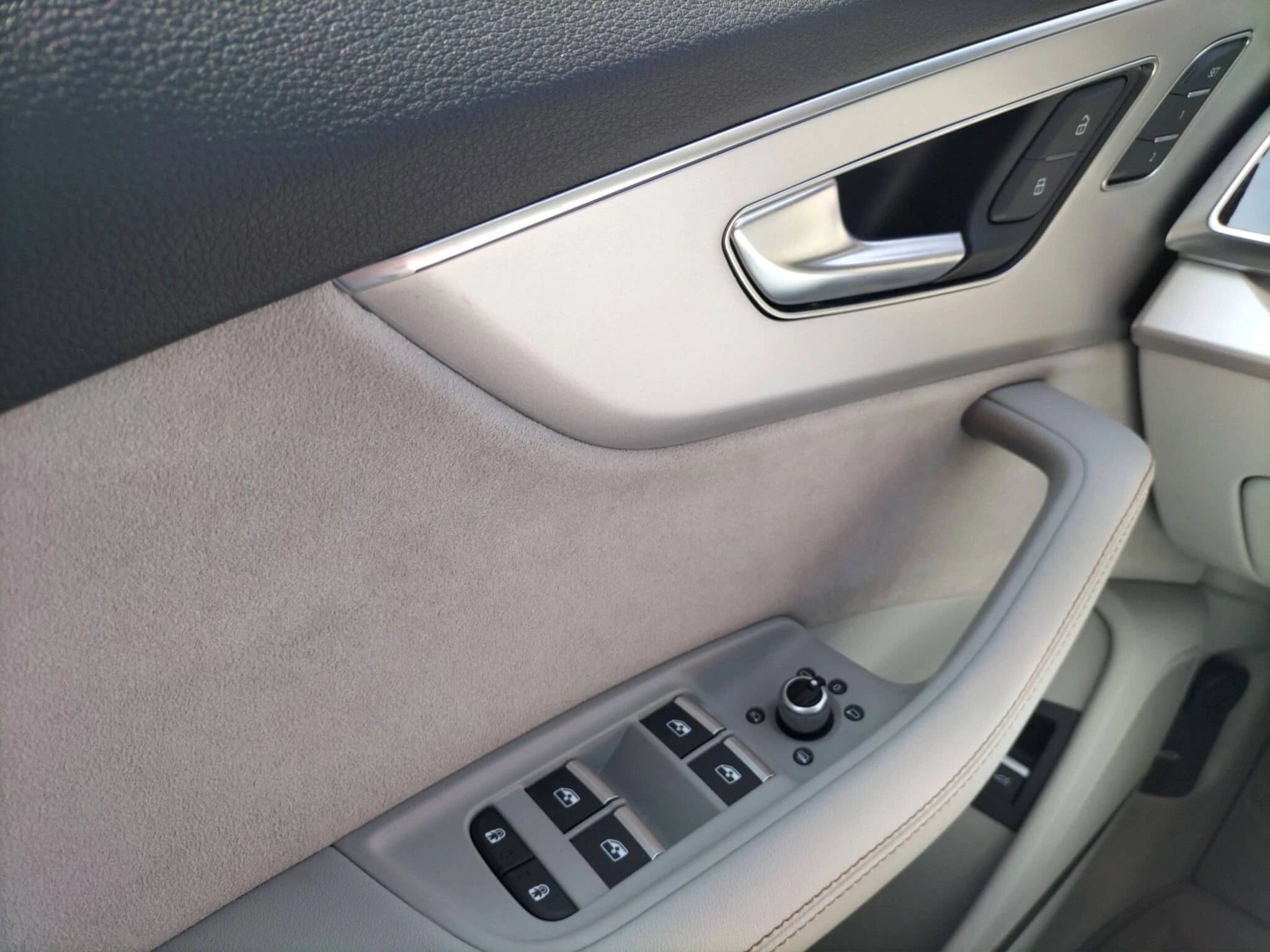 Audi Q7 S line 55 TFSIe quattro - Samsaru's Car Outlet