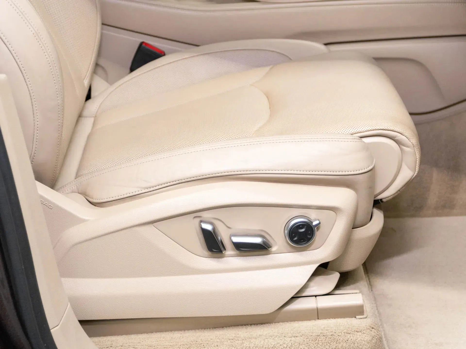 Audi Q7 3.0 TDI quattro - Samsaru's Car Outlet
