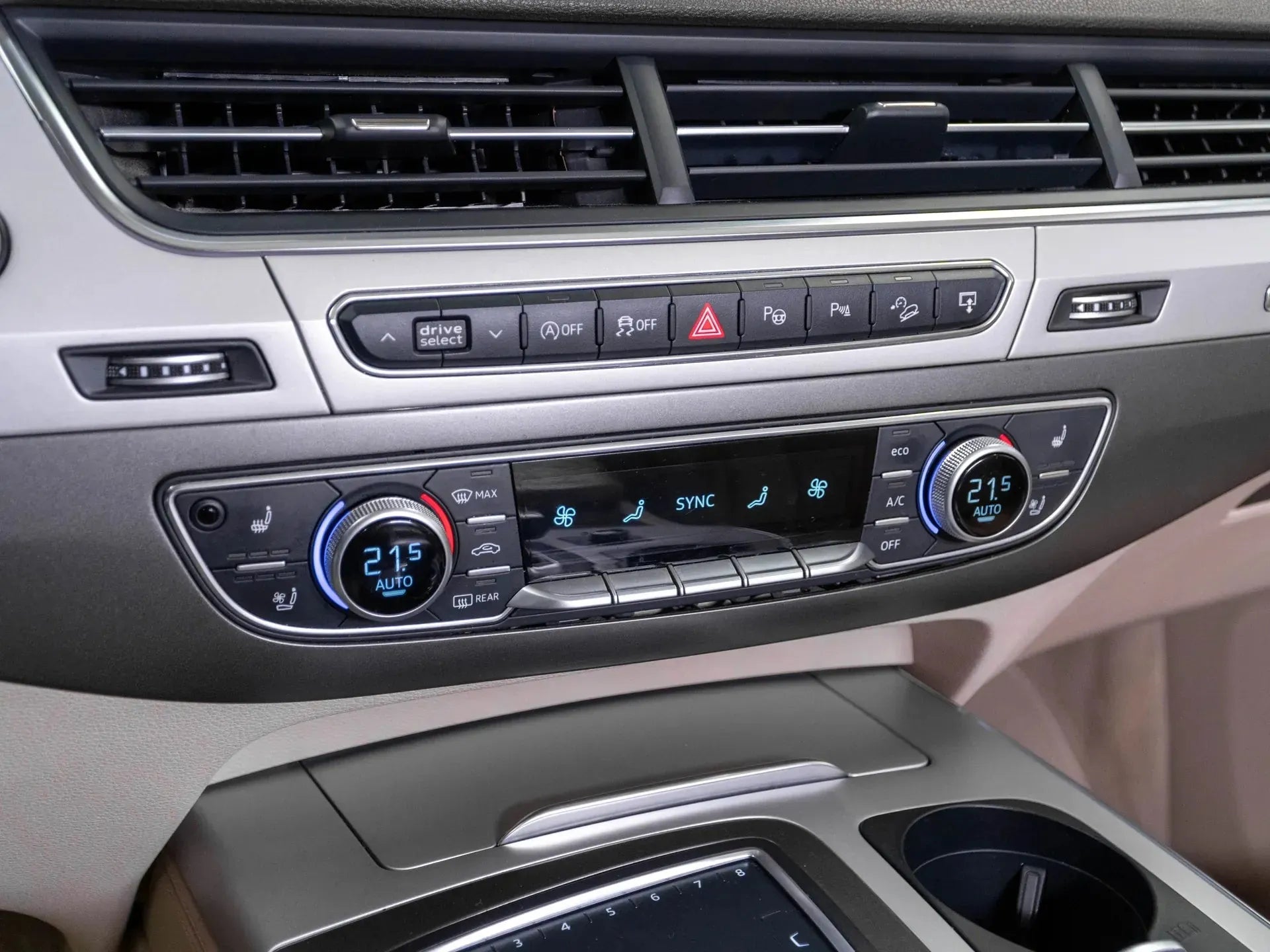 Audi Q7 3.0 TDI quattro - Samsaru's Car Outlet