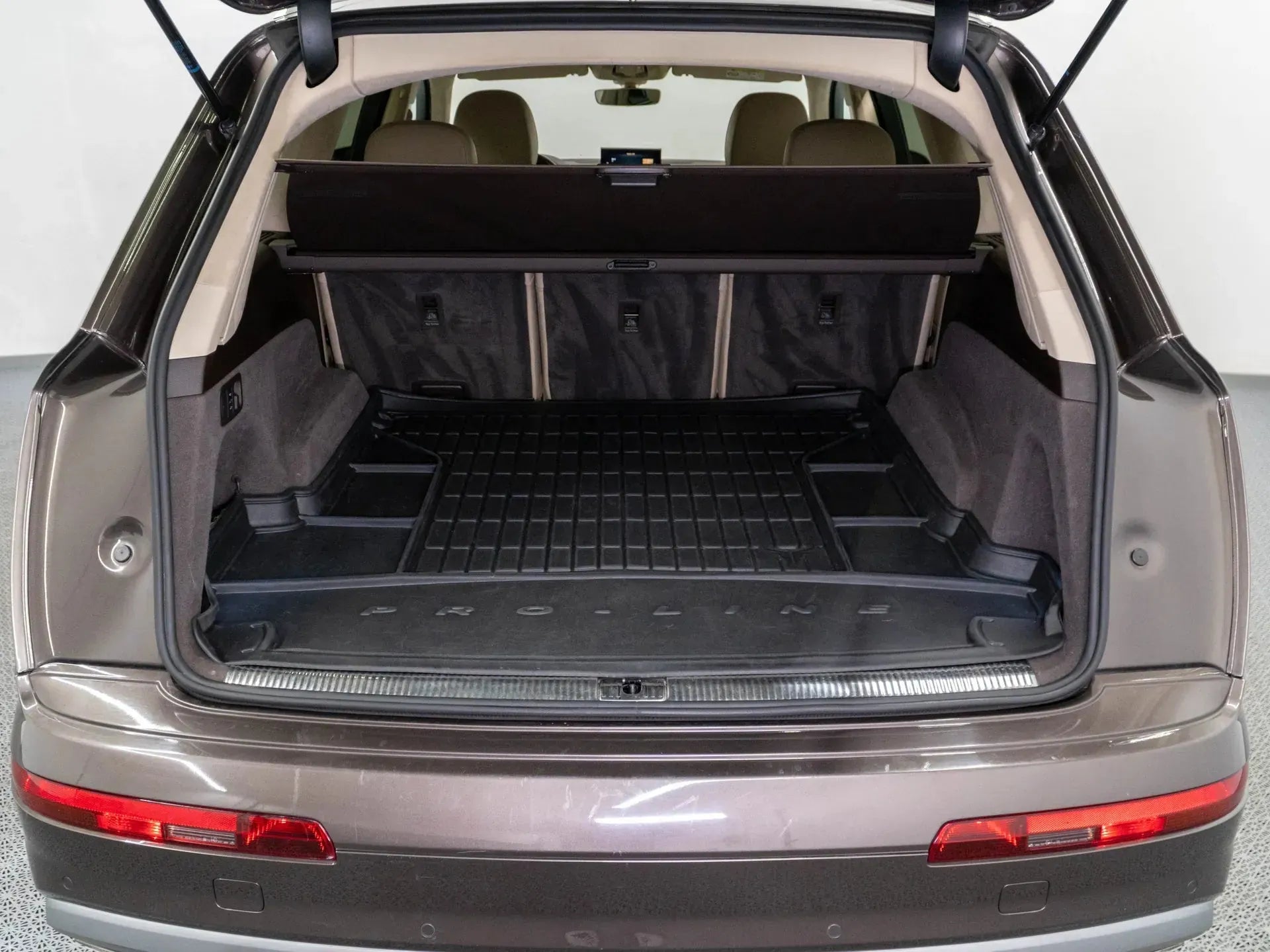 Audi Q7 3.0 TDI quattro - Samsaru's Car Outlet