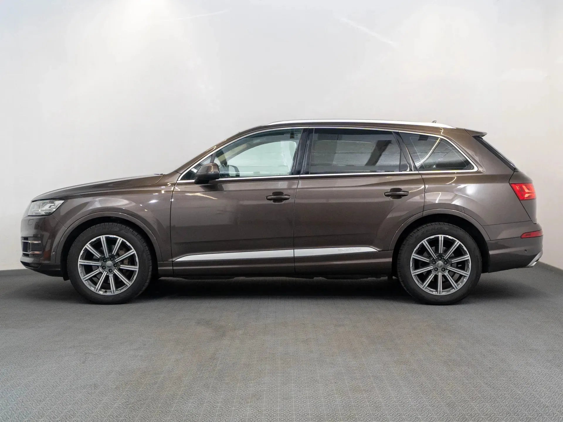 Audi Q7 3.0 TDI quattro - Samsaru's Car Outlet