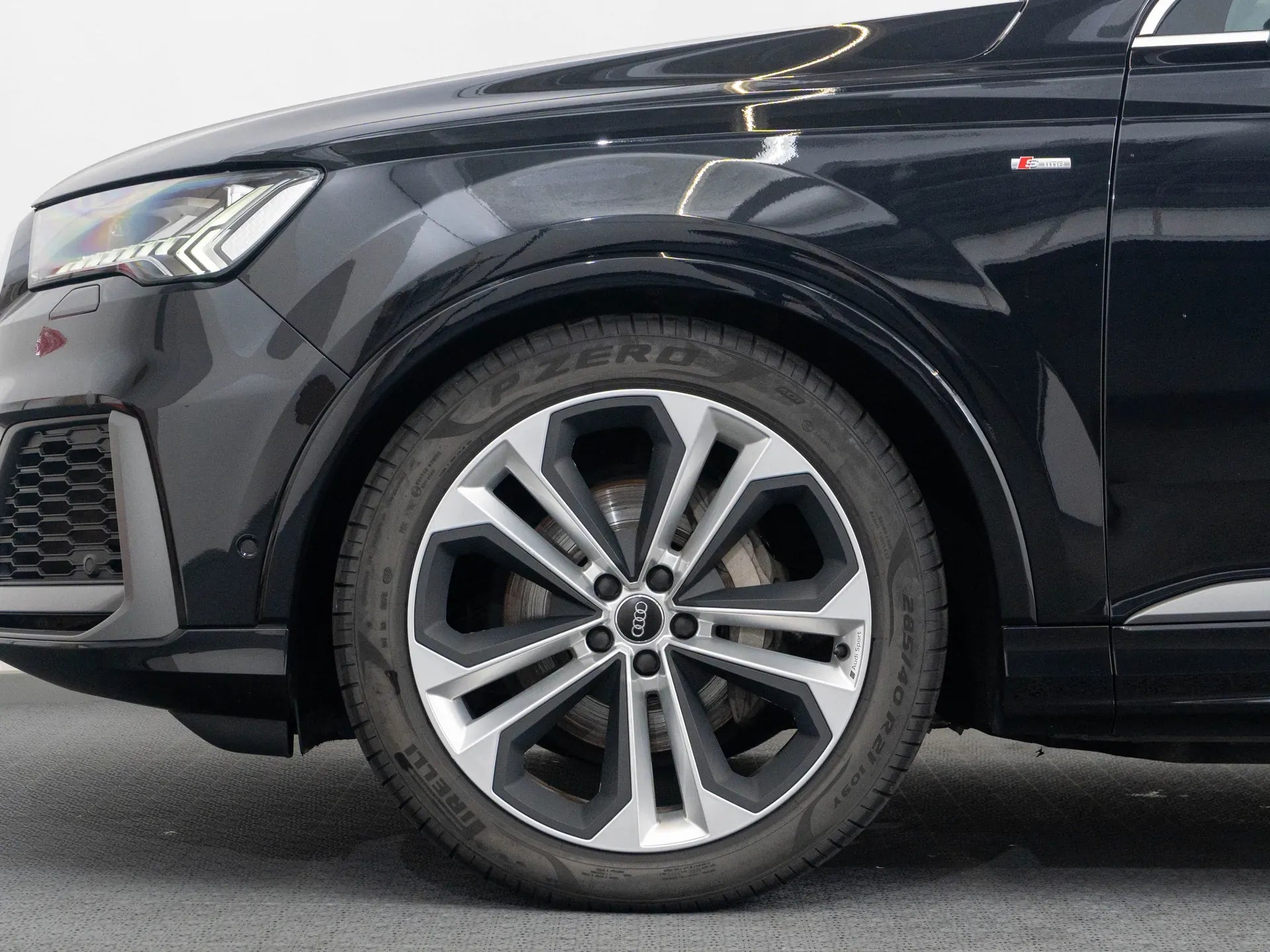 Audi Q7 S line 50 TDI quattro - Samsaru's Car Outlet