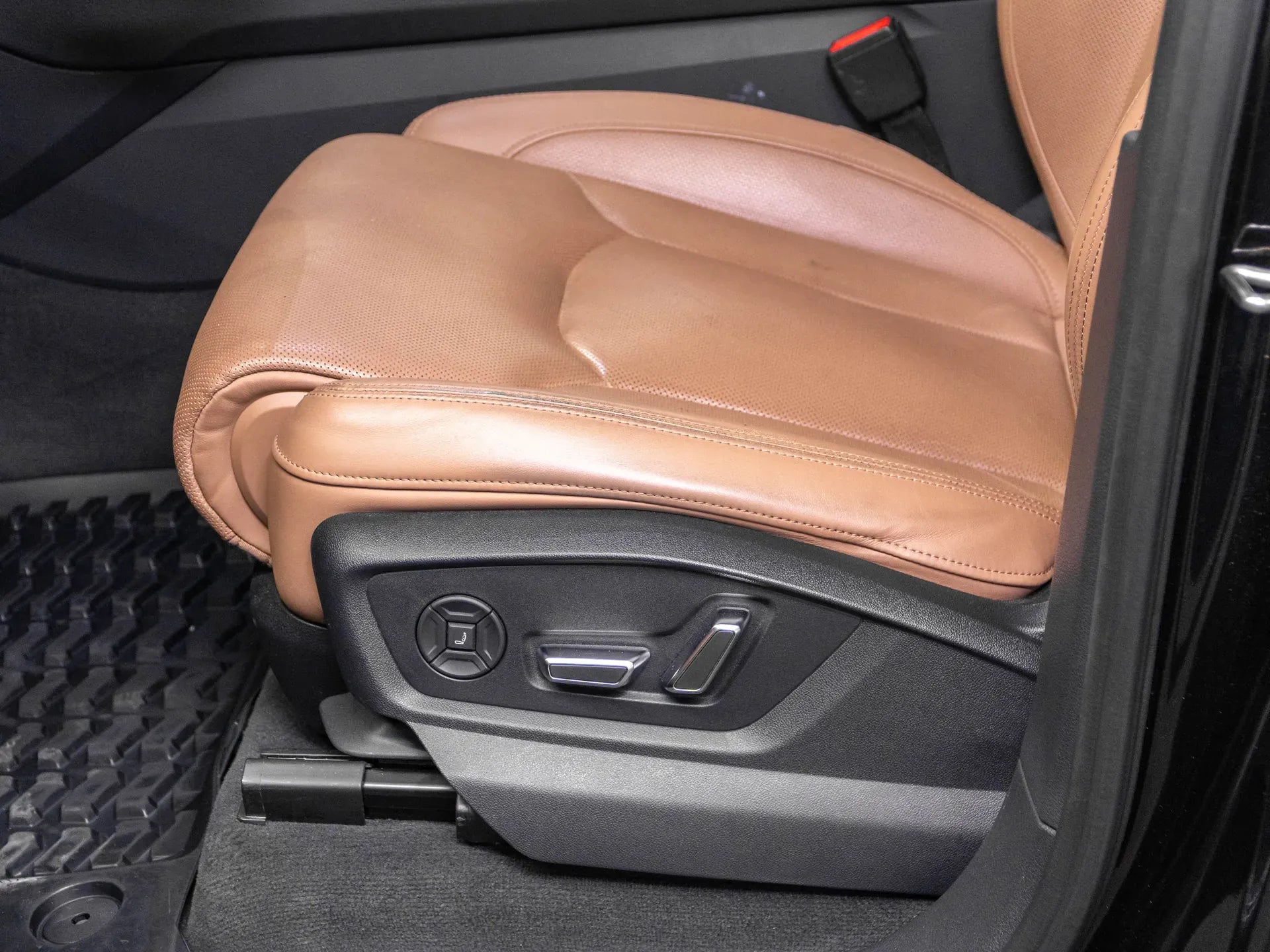 Audi Q7 S line 50 TDI quattro - Samsaru's Car Outlet