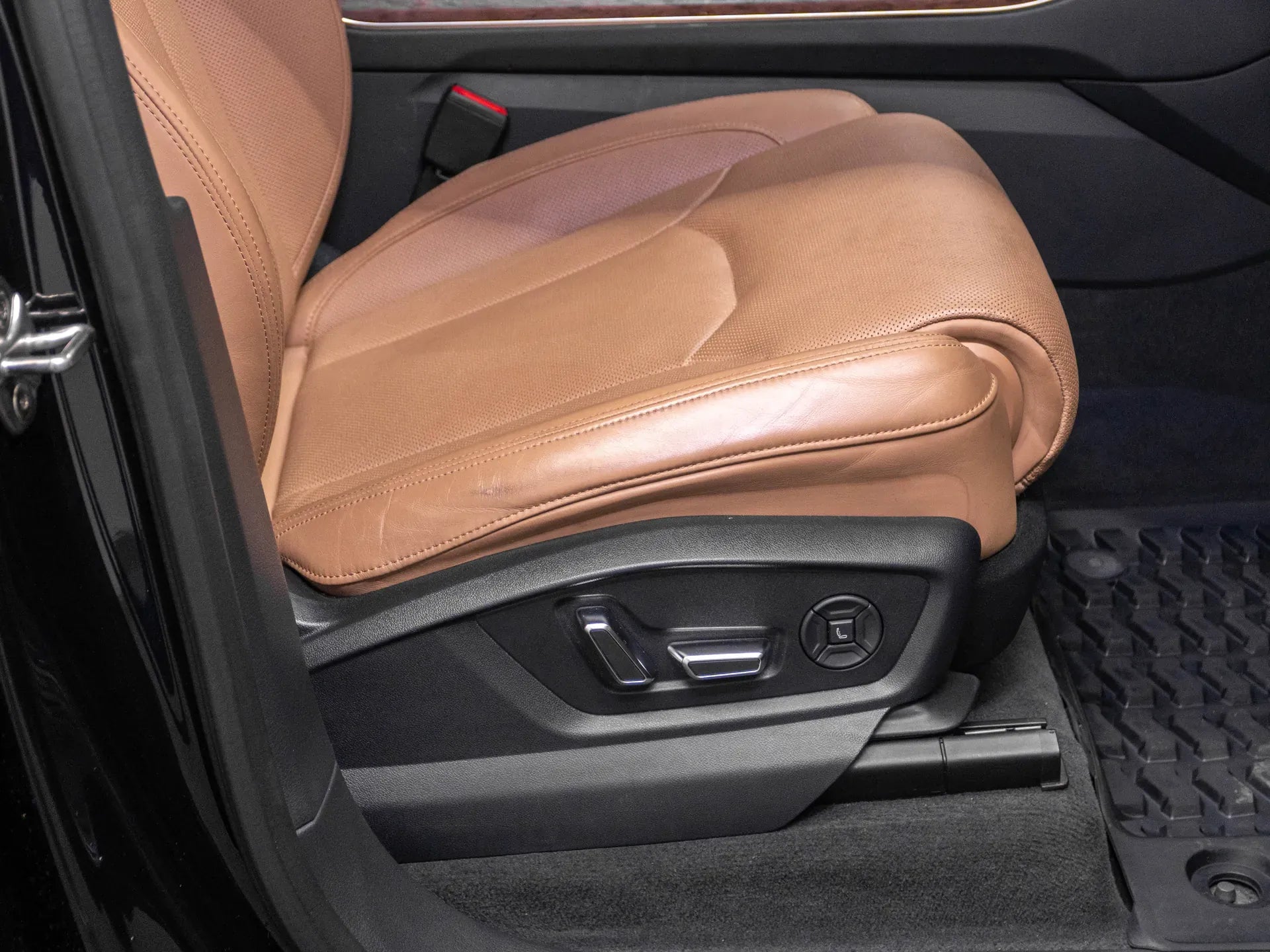 Audi Q7 S line 50 TDI quattro - Samsaru's Car Outlet