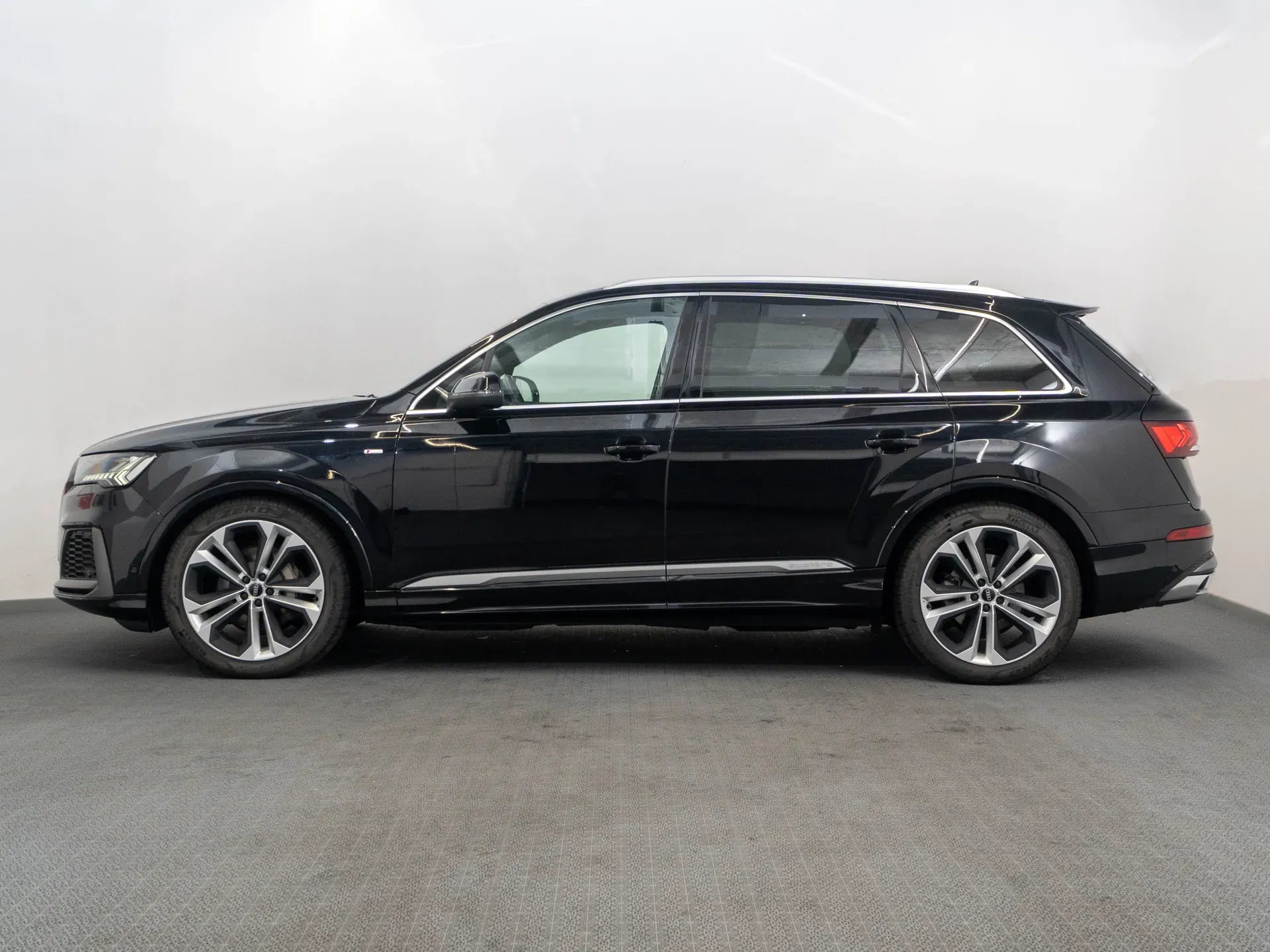 Audi Q7 S line 50 TDI quattro - Samsaru's Car Outlet