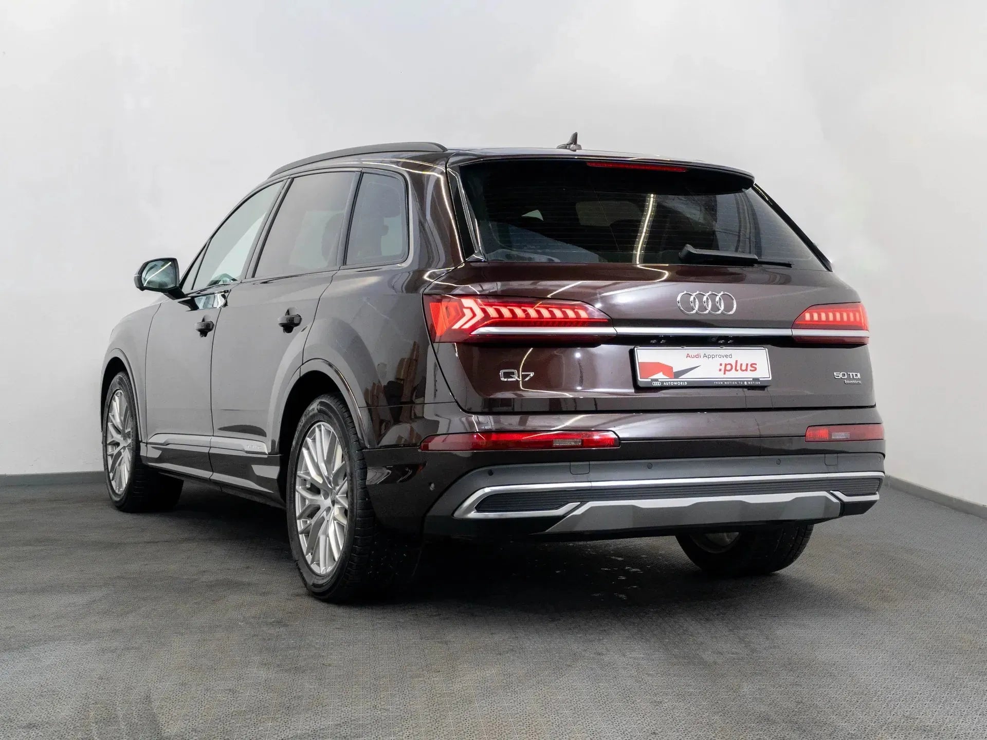 Audi Q7 50 TDI quattro - Samsaru's Car Outlet