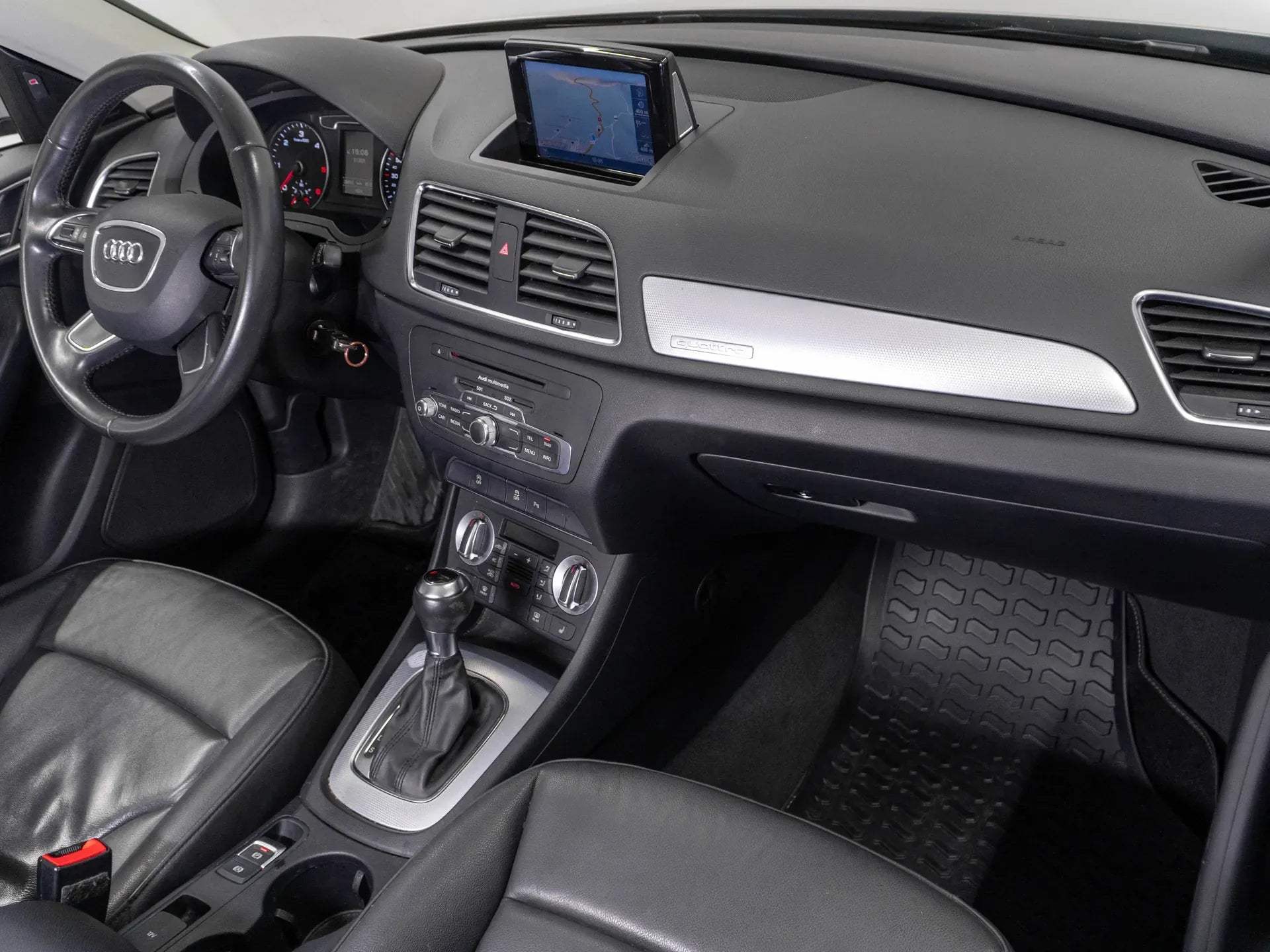 Audi Q3 2.0 Diesel 177 CP Gri - Samsaru's Car Outlet