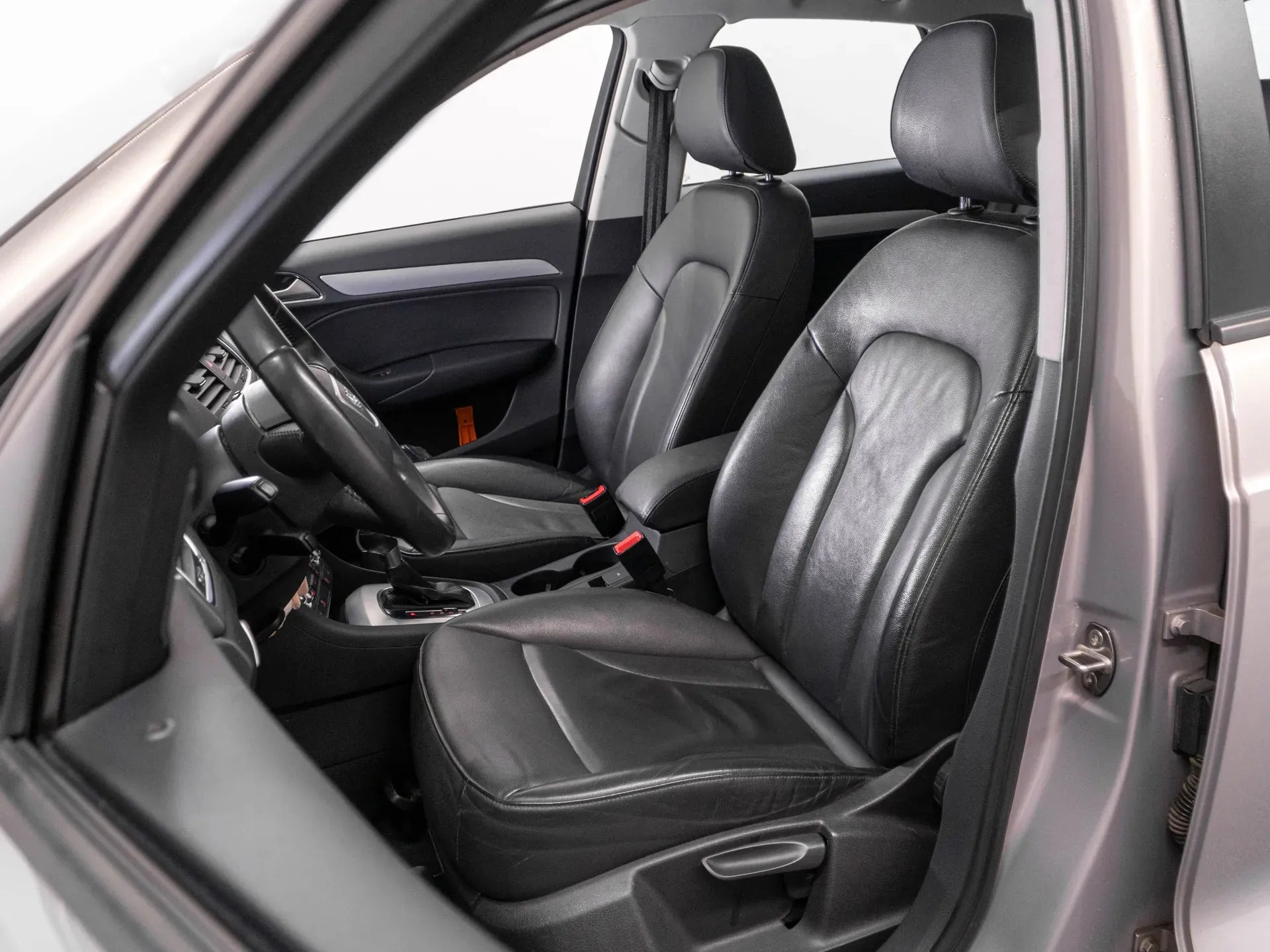Audi Q3 2.0 Diesel 177 CP Gri - Samsaru's Car Outlet