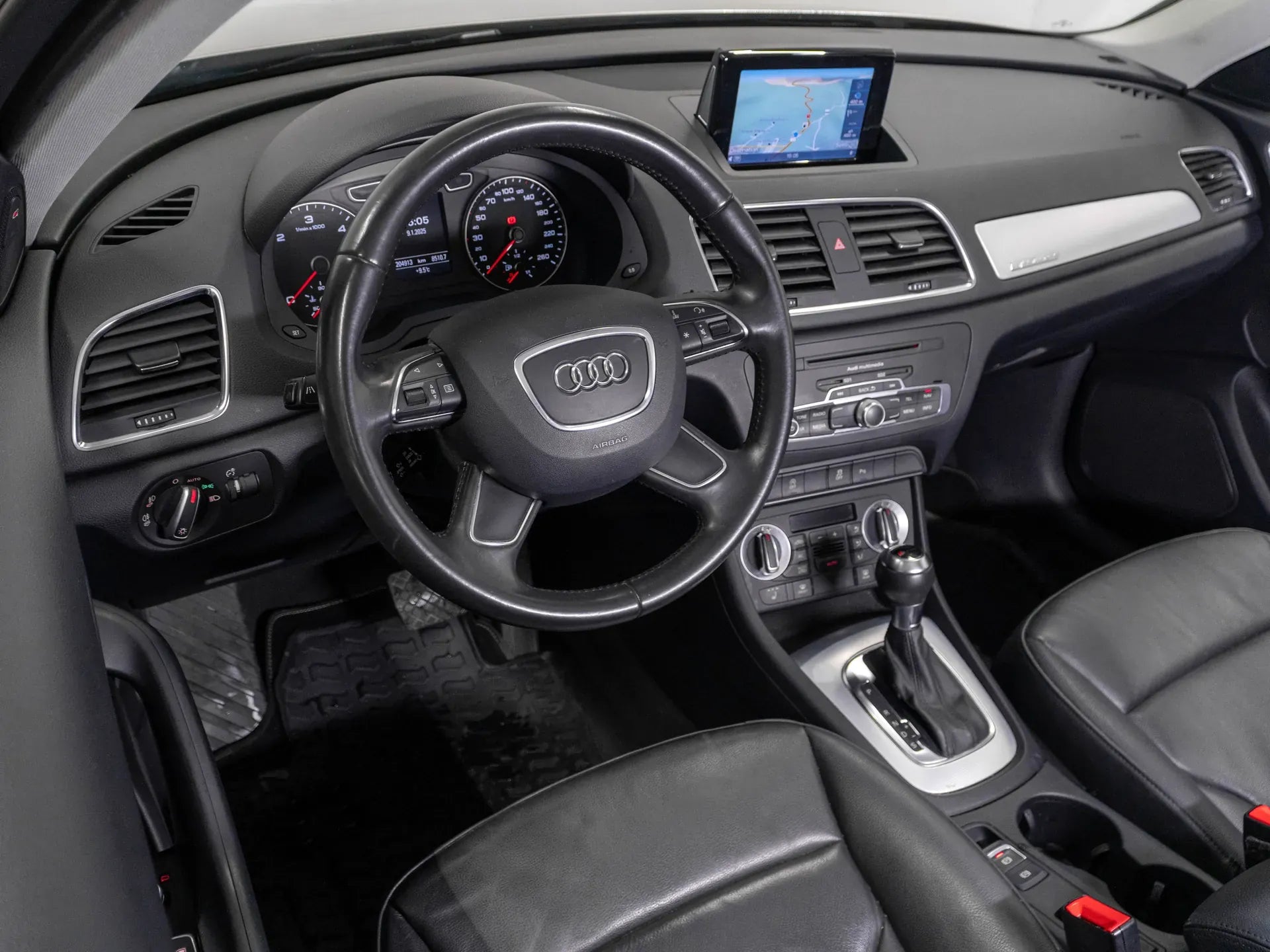 Audi Q3 2.0 Diesel 177 CP Gri - Samsaru's Car Outlet
