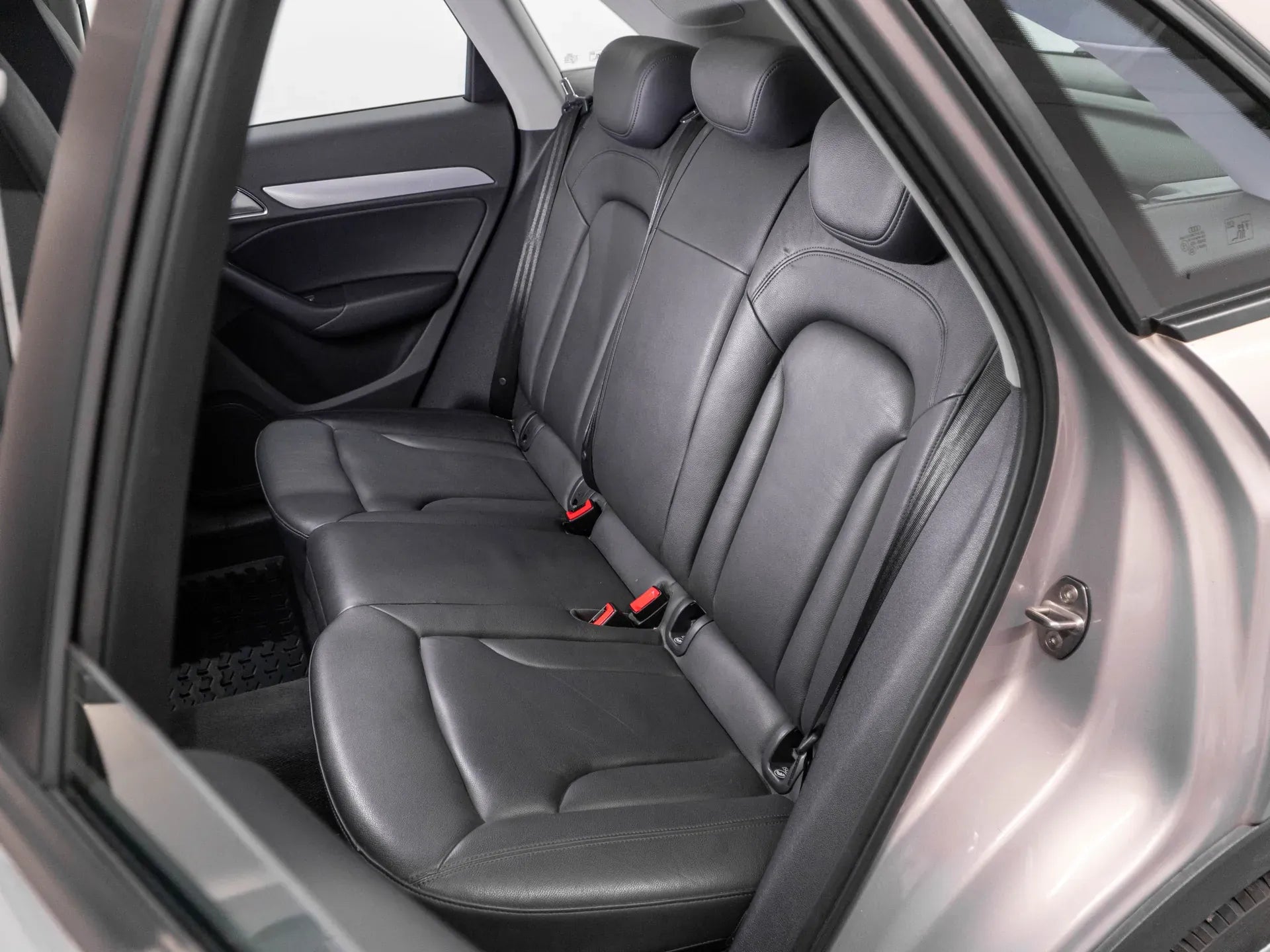 Audi Q3 2.0 Diesel 177 CP Gri - Samsaru's Car Outlet