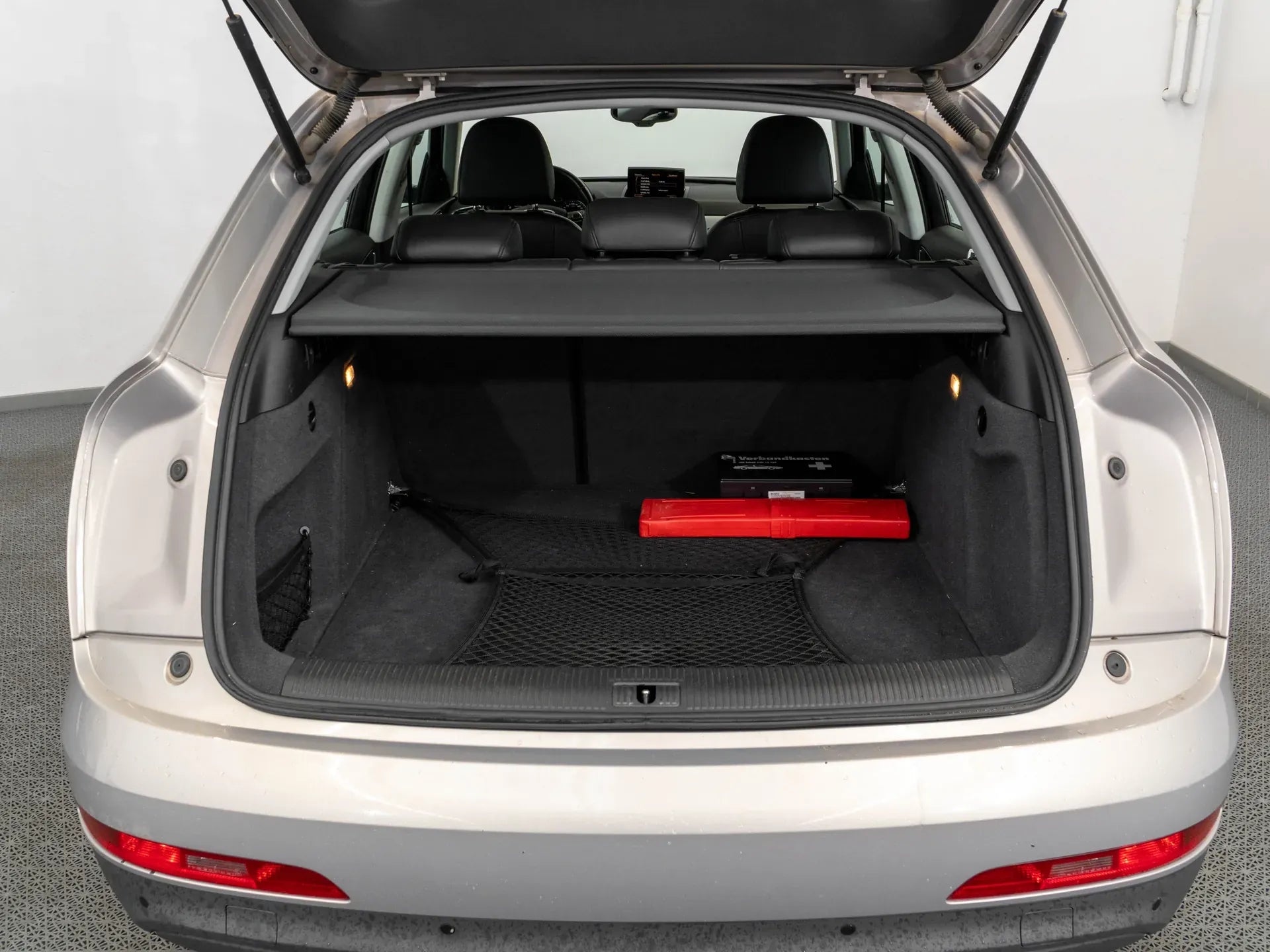 Audi Q3 2.0 Diesel 177 CP Gri - Samsaru's Car Outlet