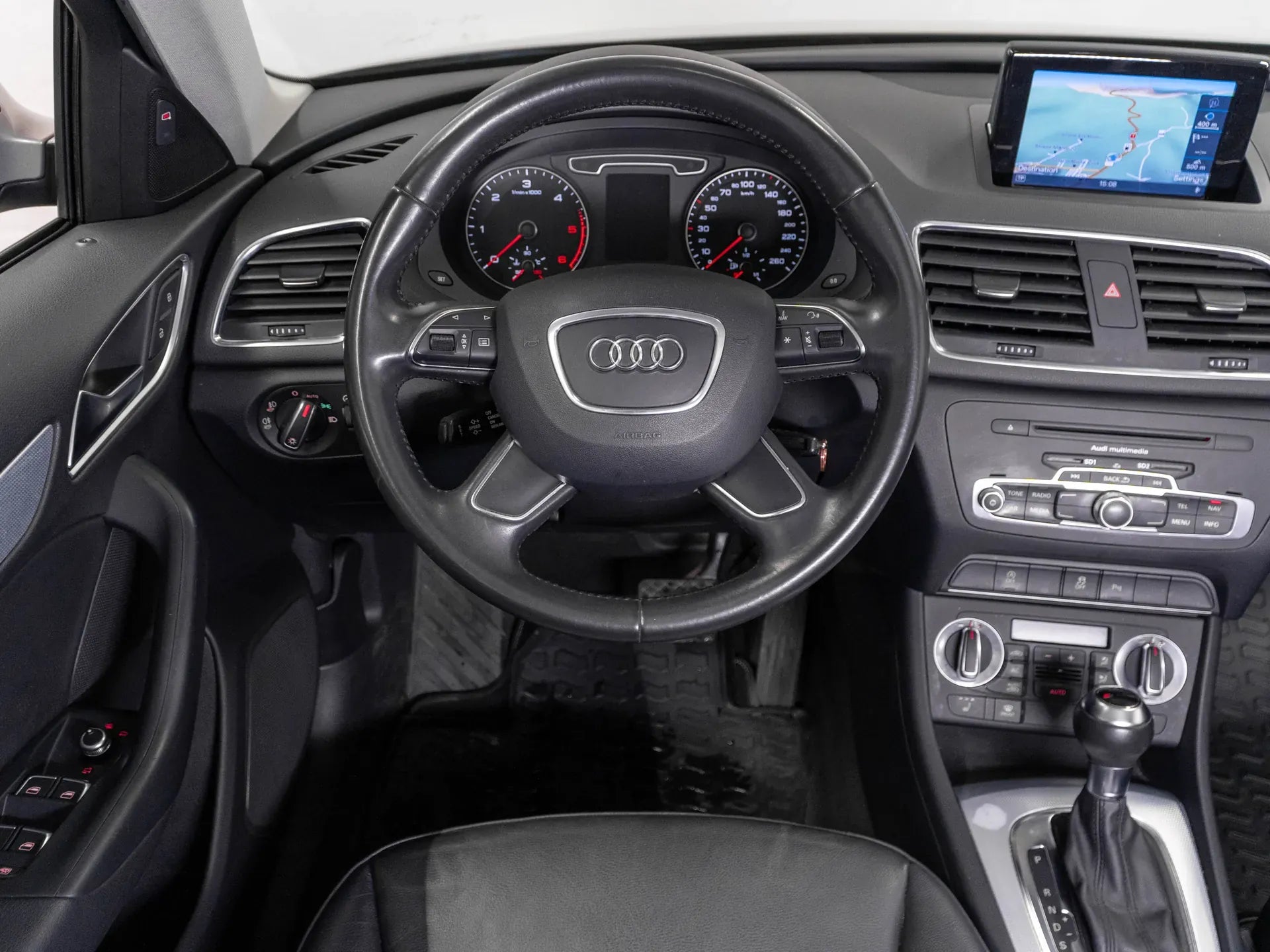 Audi Q3 2.0 Diesel 177 CP Gri - Samsaru's Car Outlet