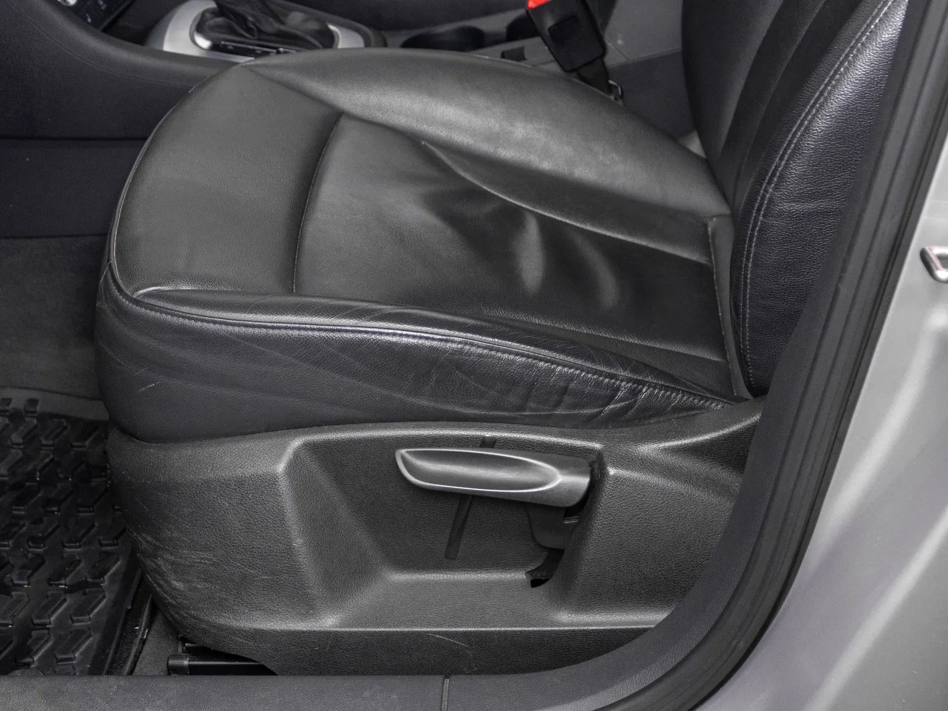 Audi Q3 2.0 Diesel 177 CP Gri - Samsaru's Car Outlet