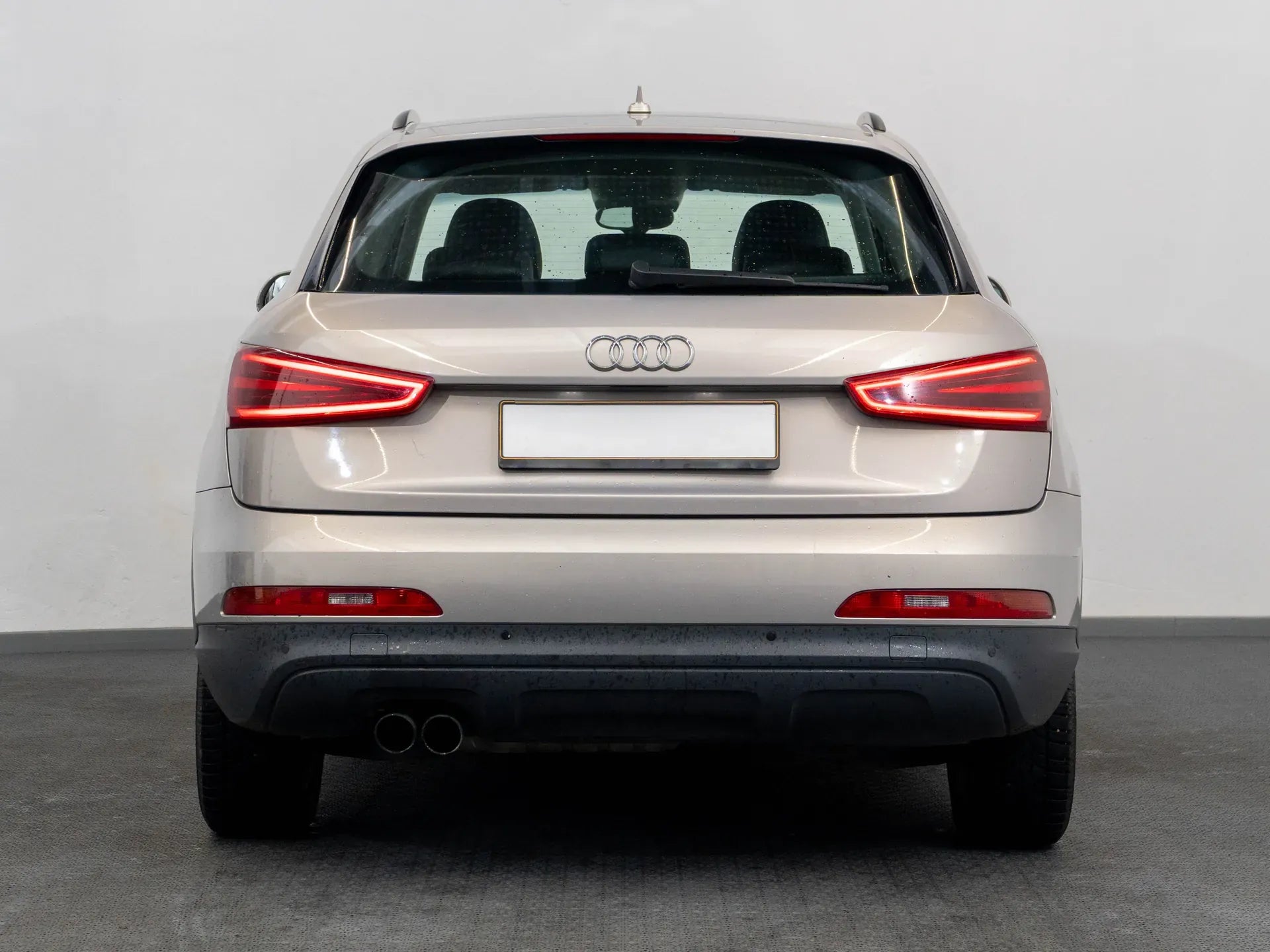 Audi Q3 2.0 Diesel 177 CP Gri - Samsaru's Car Outlet