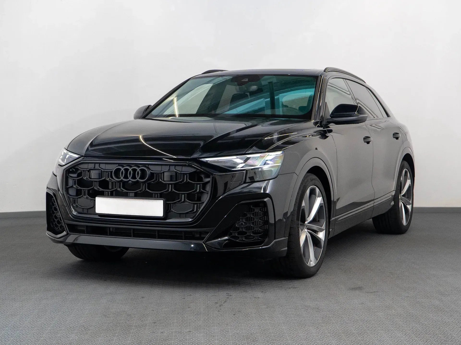 Audi Q8 55 TFSI quattro - Samsaru's Car Outlet