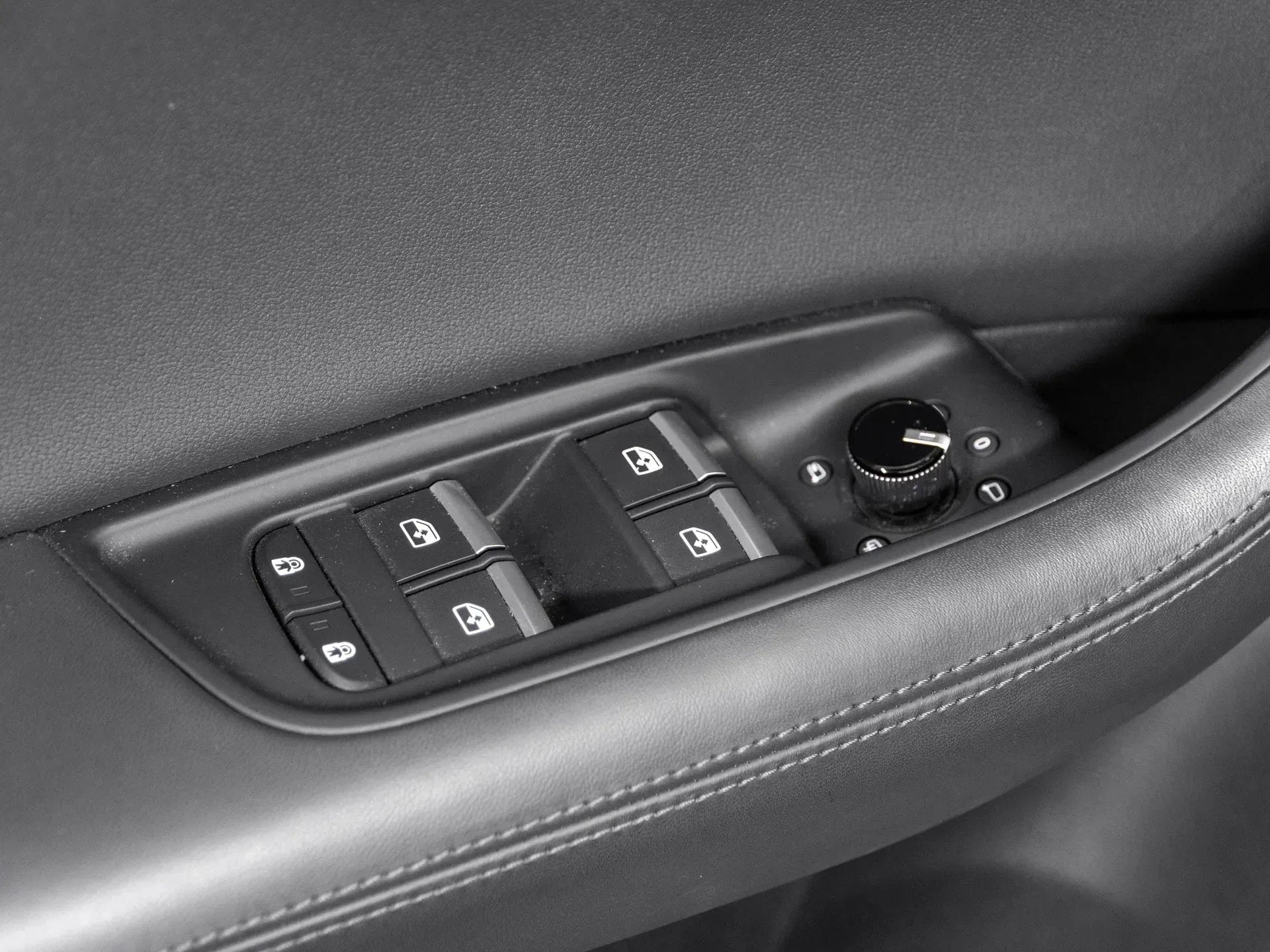 Audi Q8 55 TFSI quattro - Samsaru's Car Outlet