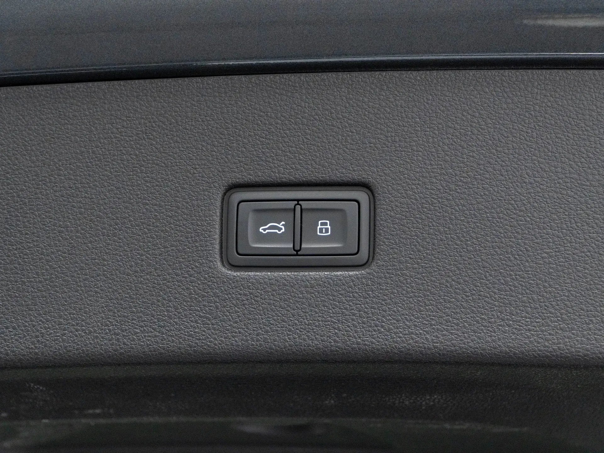 Audi Q8 55 TFSI quattro - Samsaru's Car Outlet