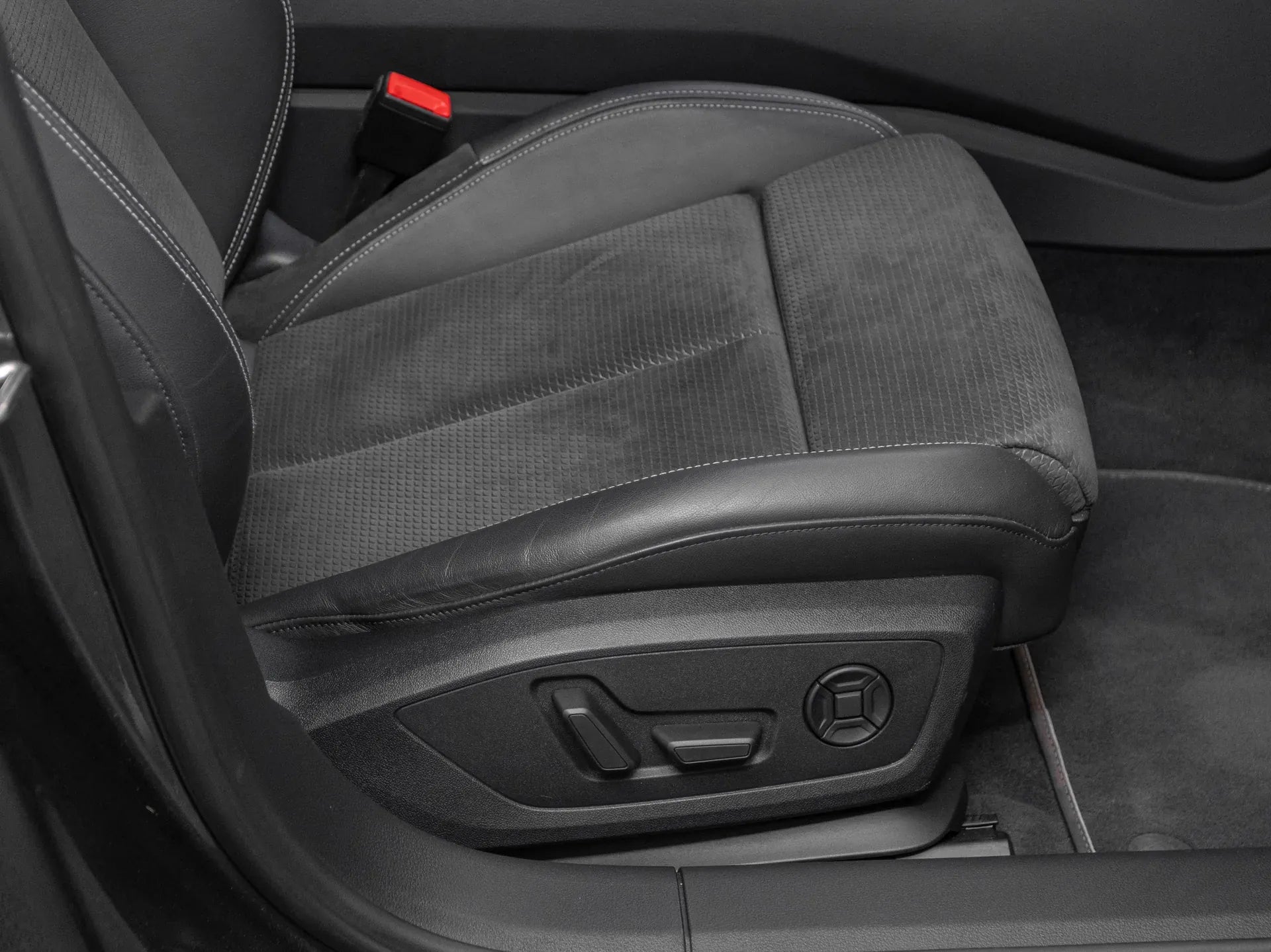 Audi A6 Avant Sport 55 TFSI quattro - Samsaru's Car Outlet