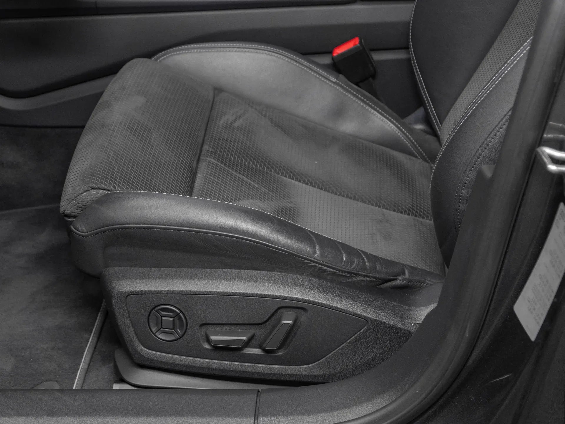 Audi A6 Avant Sport 55 TFSI quattro - Samsaru's Car Outlet