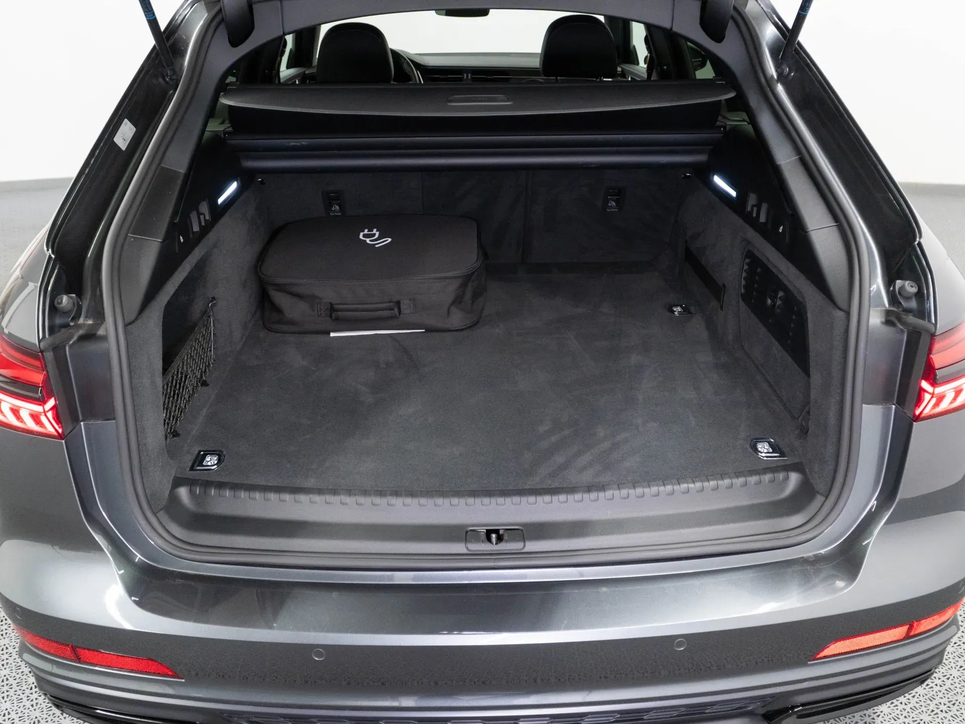Audi A6 Avant Sport 55 TFSI quattro - Samsaru's Car Outlet