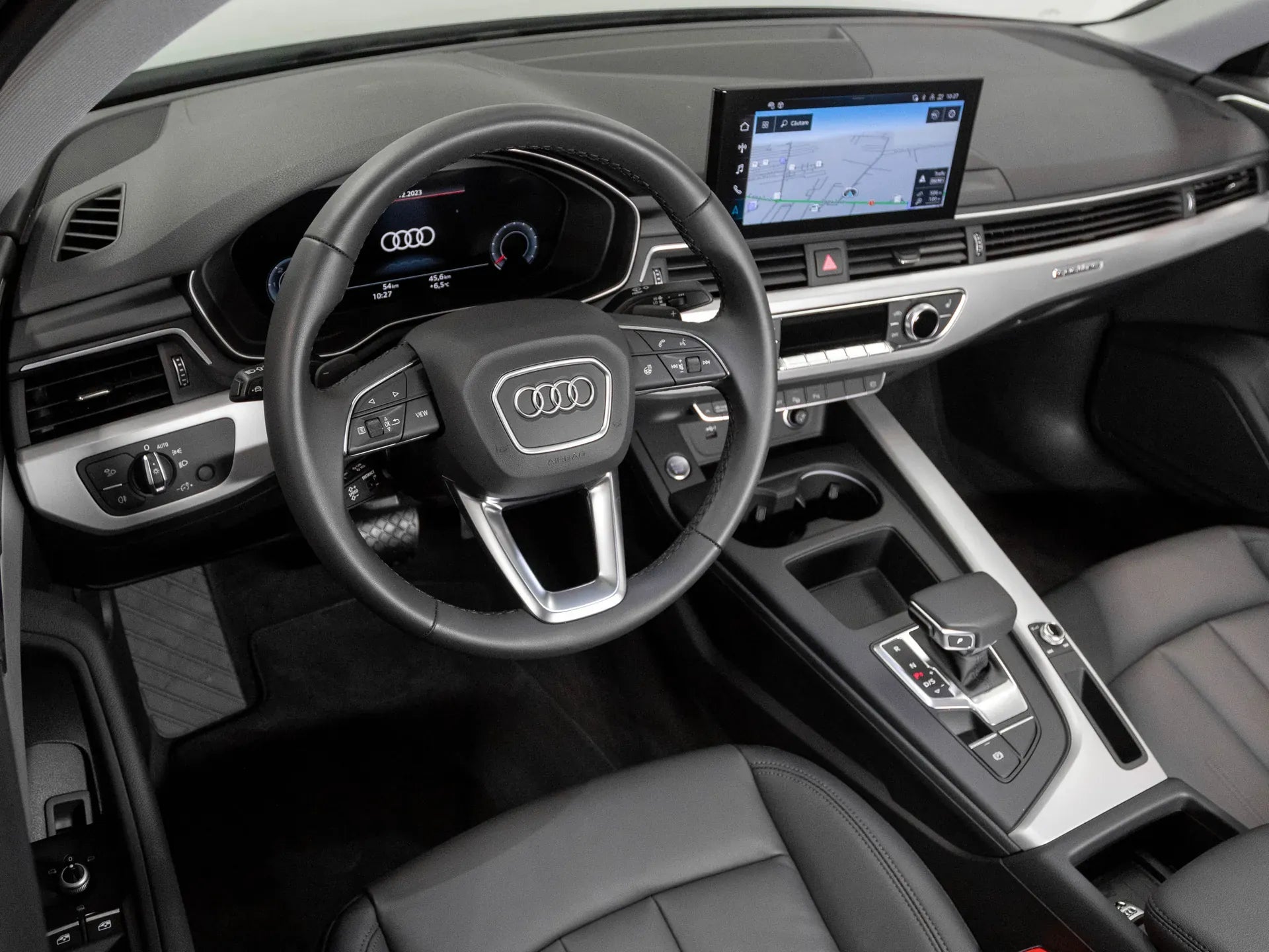 Audi A4 Advanced 40 TDI quattro - Samsaru's Car Outlet