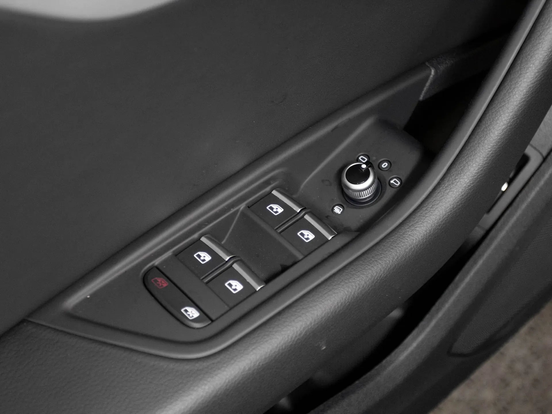 Audi A4 Advanced 40 TDI quattro - Samsaru's Car Outlet