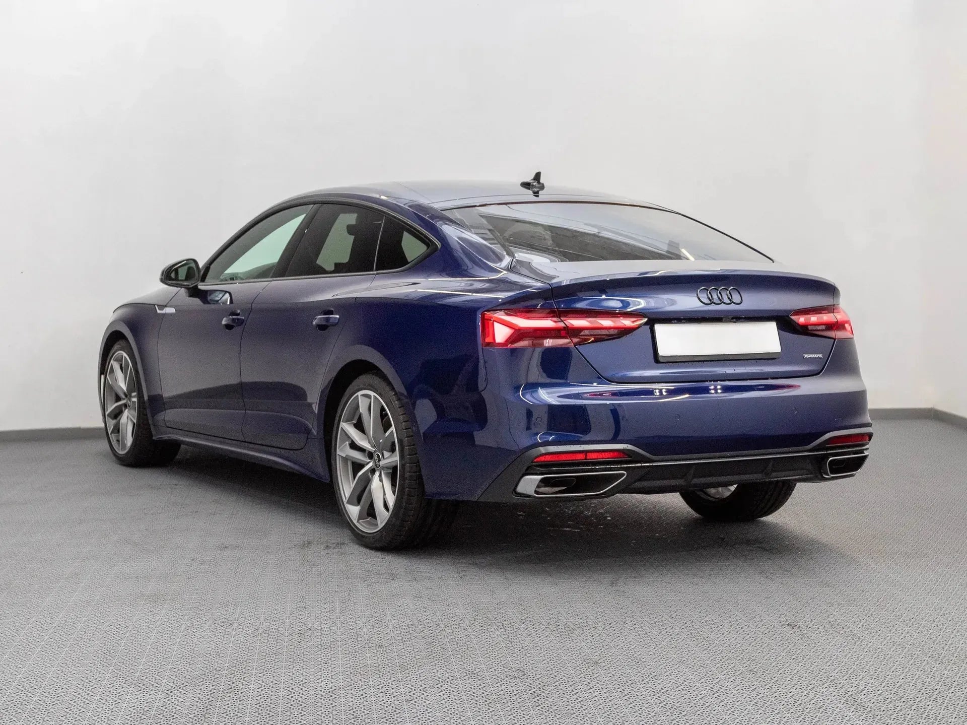 Audi A5 Sportback Advanced 40 TFSI quattro - Samsaru's Car Outlet