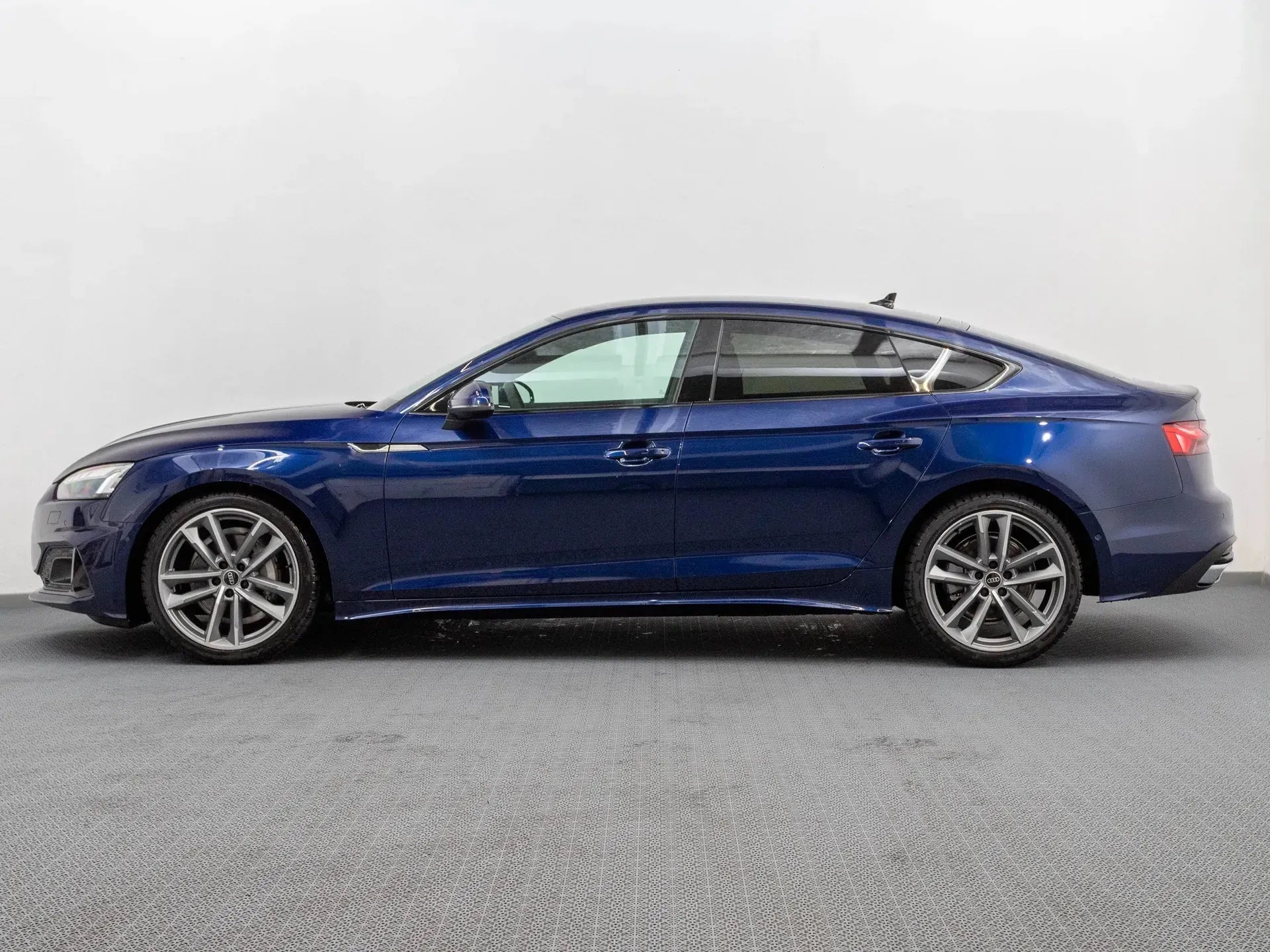 Audi A5 Sportback Advanced 40 TFSI quattro - Samsaru's Car Outlet