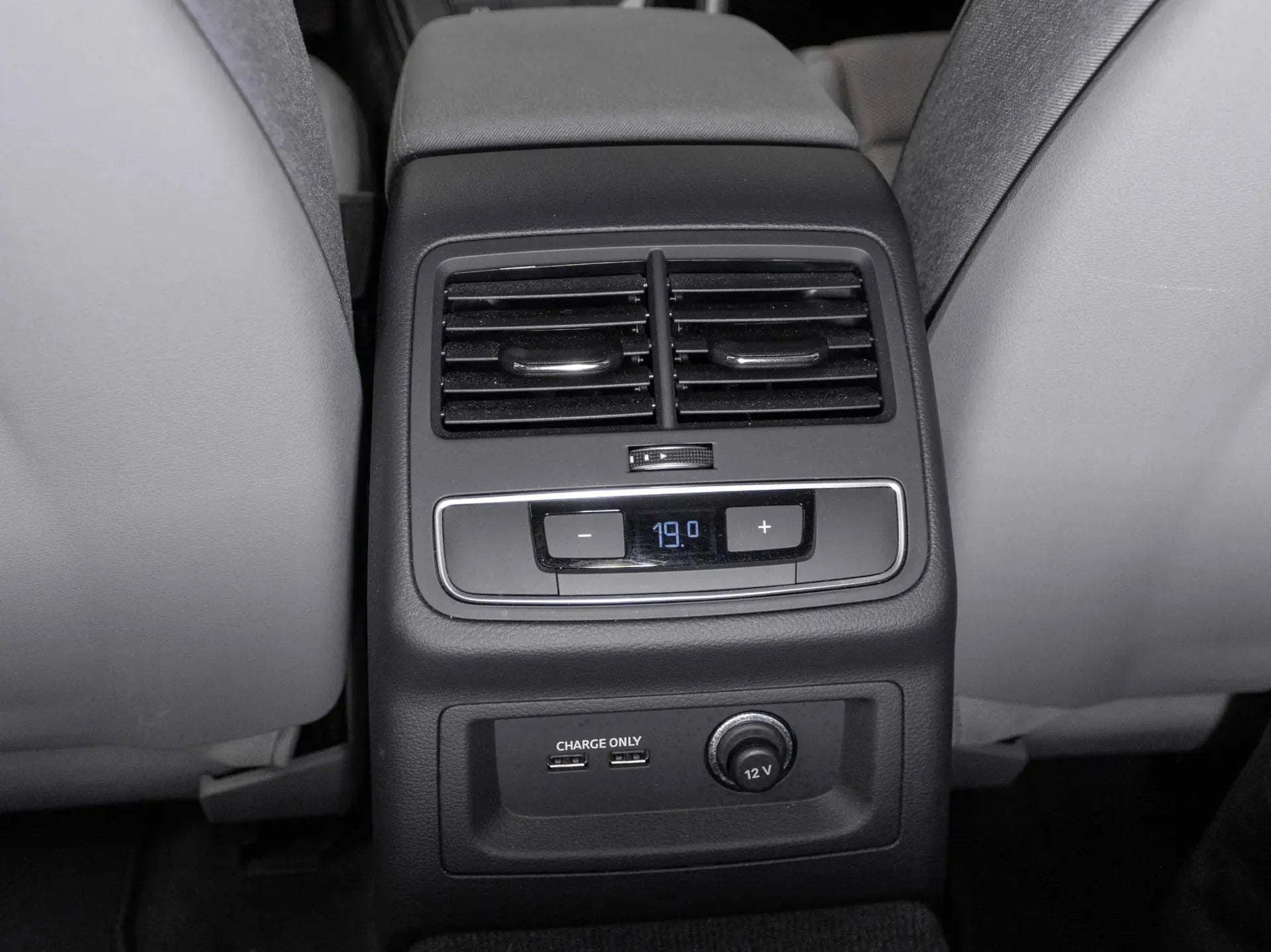 Audi A5 2.0 Diesel 204 CP Negru - Samsaru's Car Outlet
