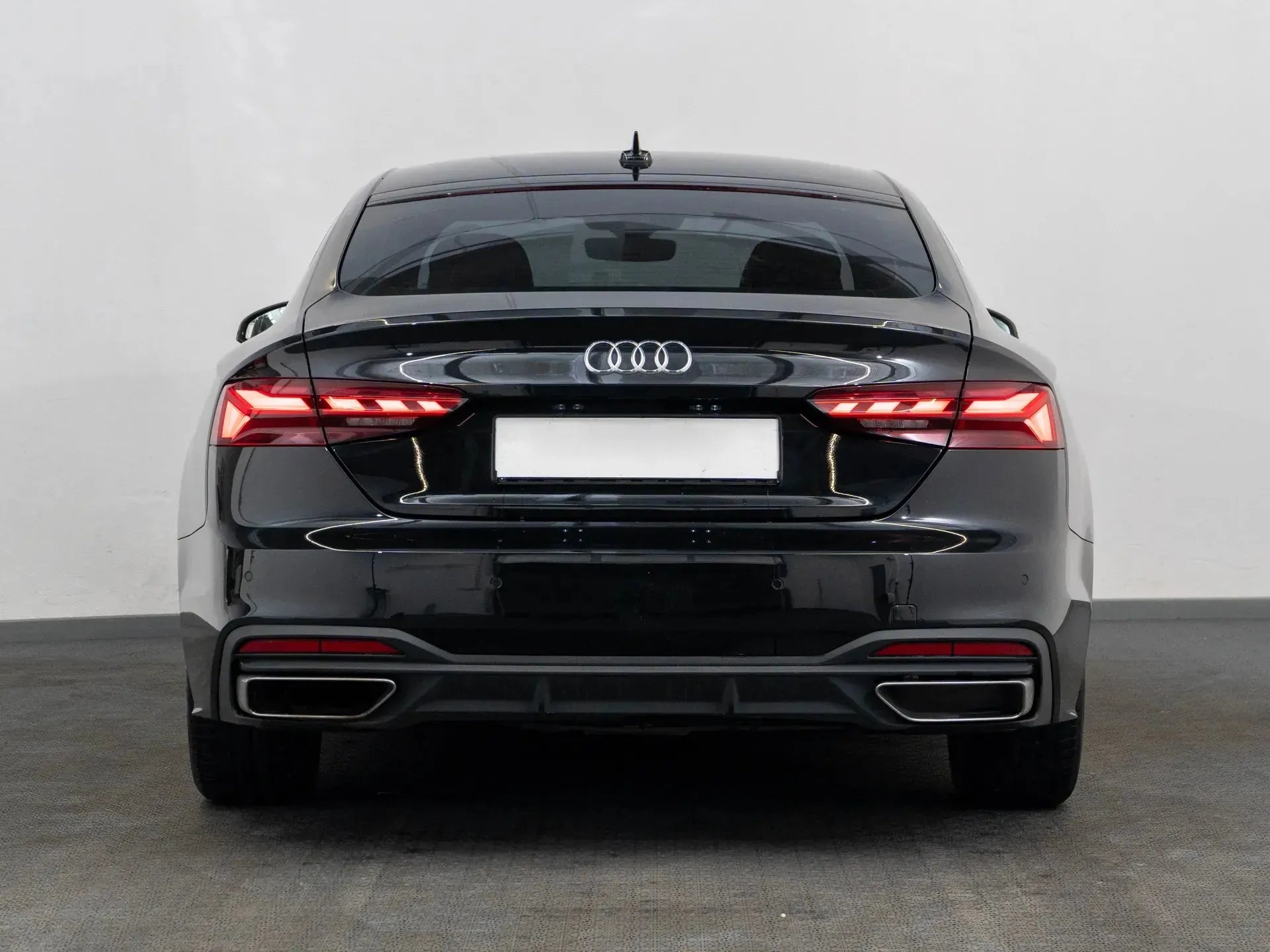 Audi A5 2.0 Diesel 204 CP Negru - Samsaru's Car Outlet