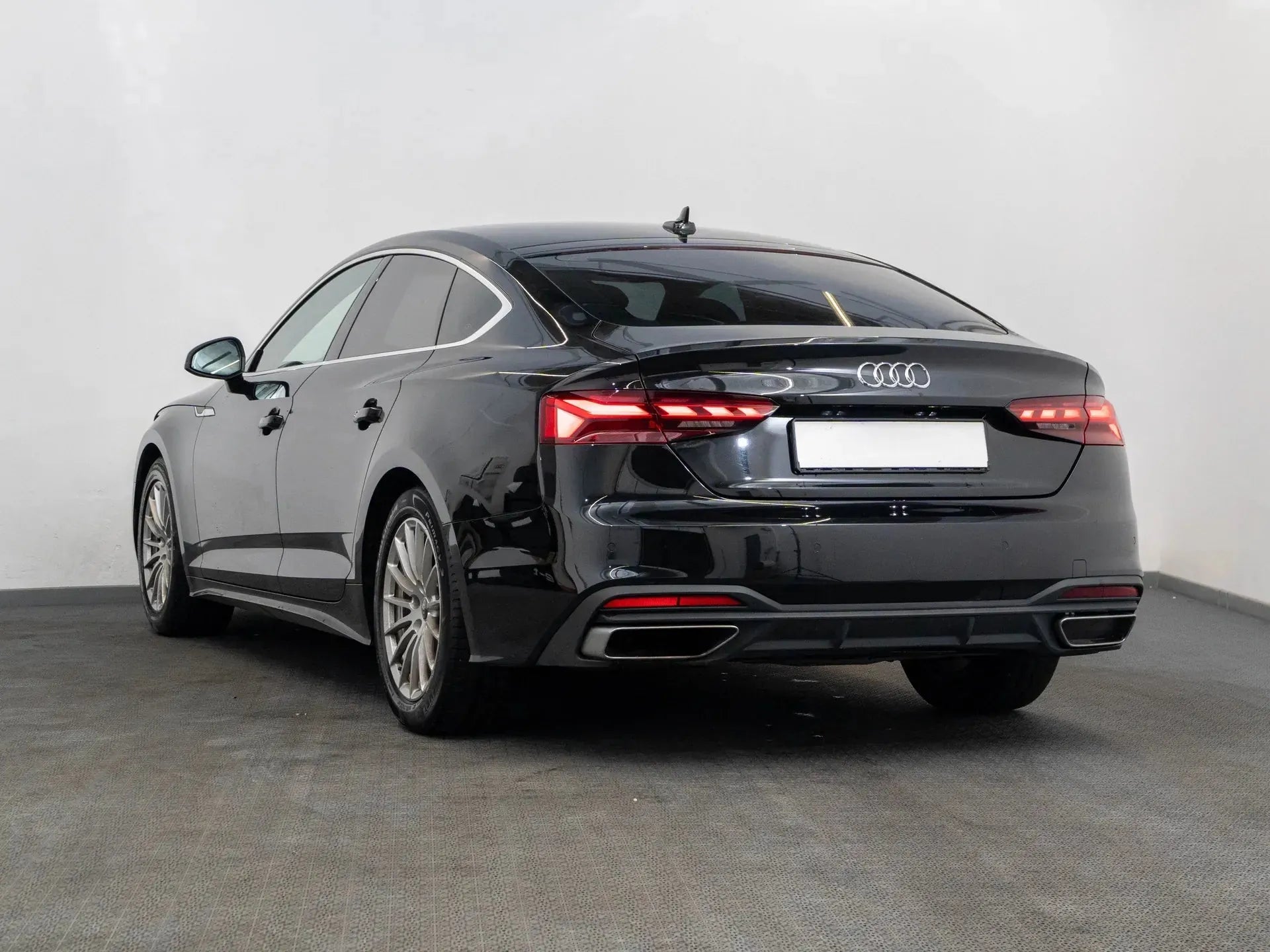 Audi A5 2.0 Diesel 204 CP Negru - Samsaru's Car Outlet