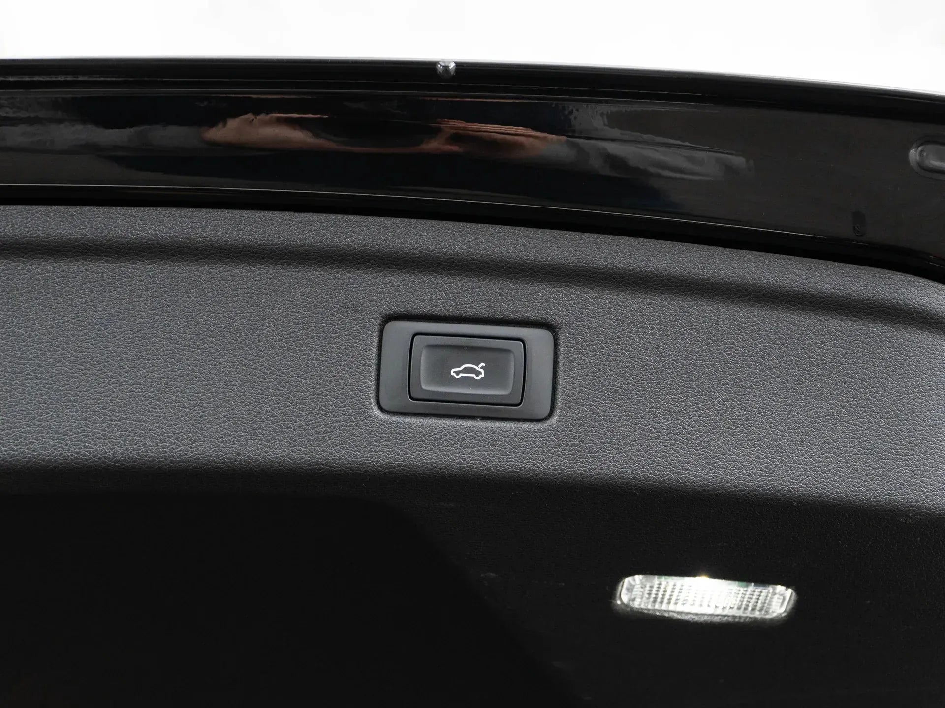 Audi A5 2.0 Diesel 204 CP Negru - Samsaru's Car Outlet