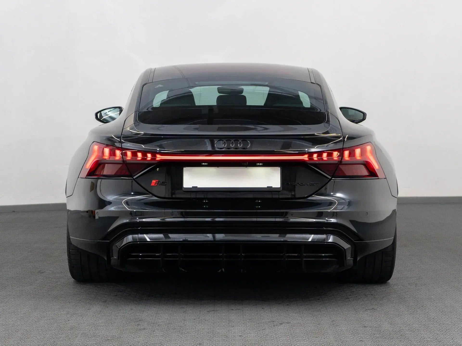 Audi e-tron GT quattro - Samsaru's Car Outlet