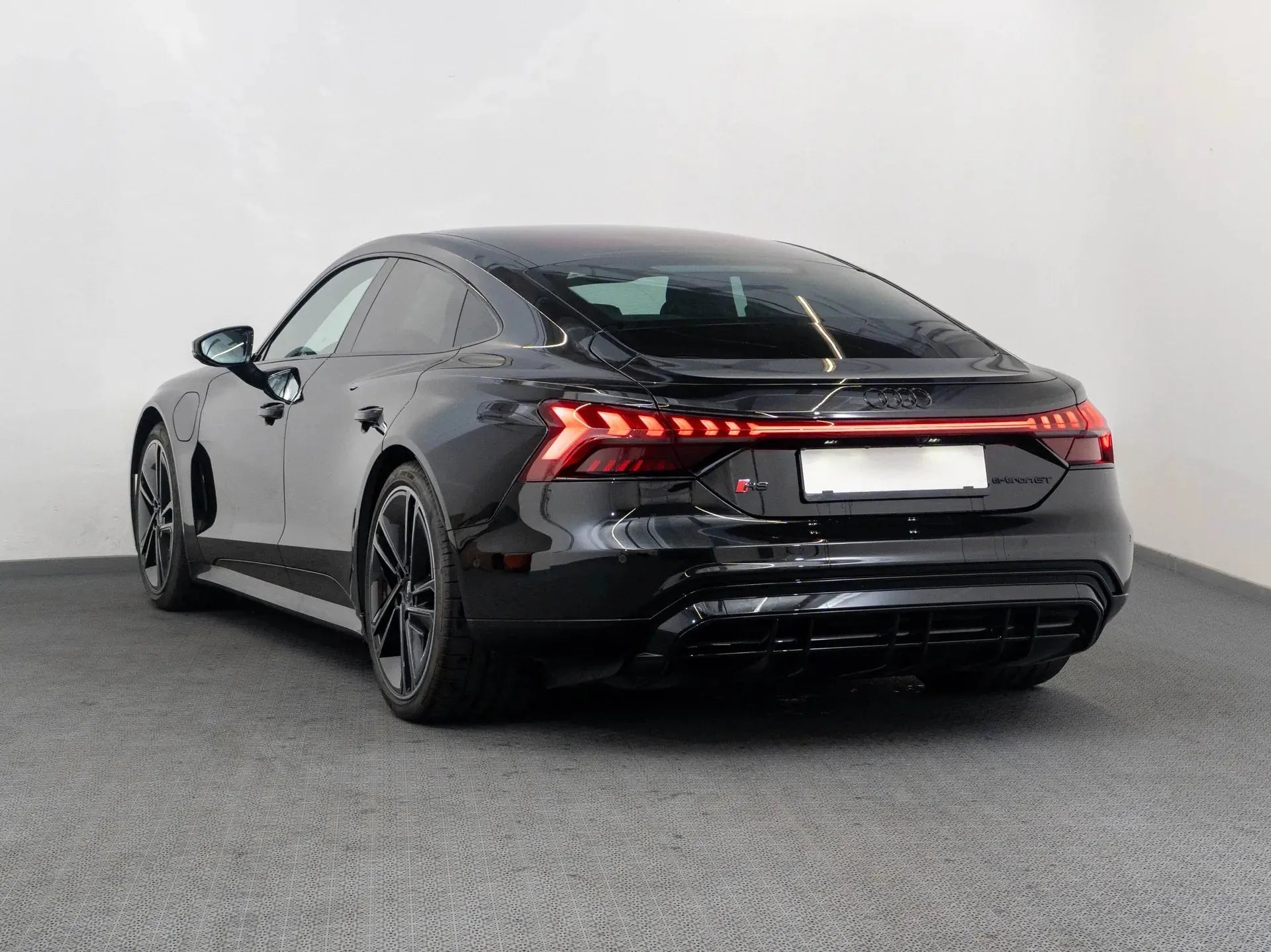 Audi e-tron GT quattro - Samsaru's Car Outlet
