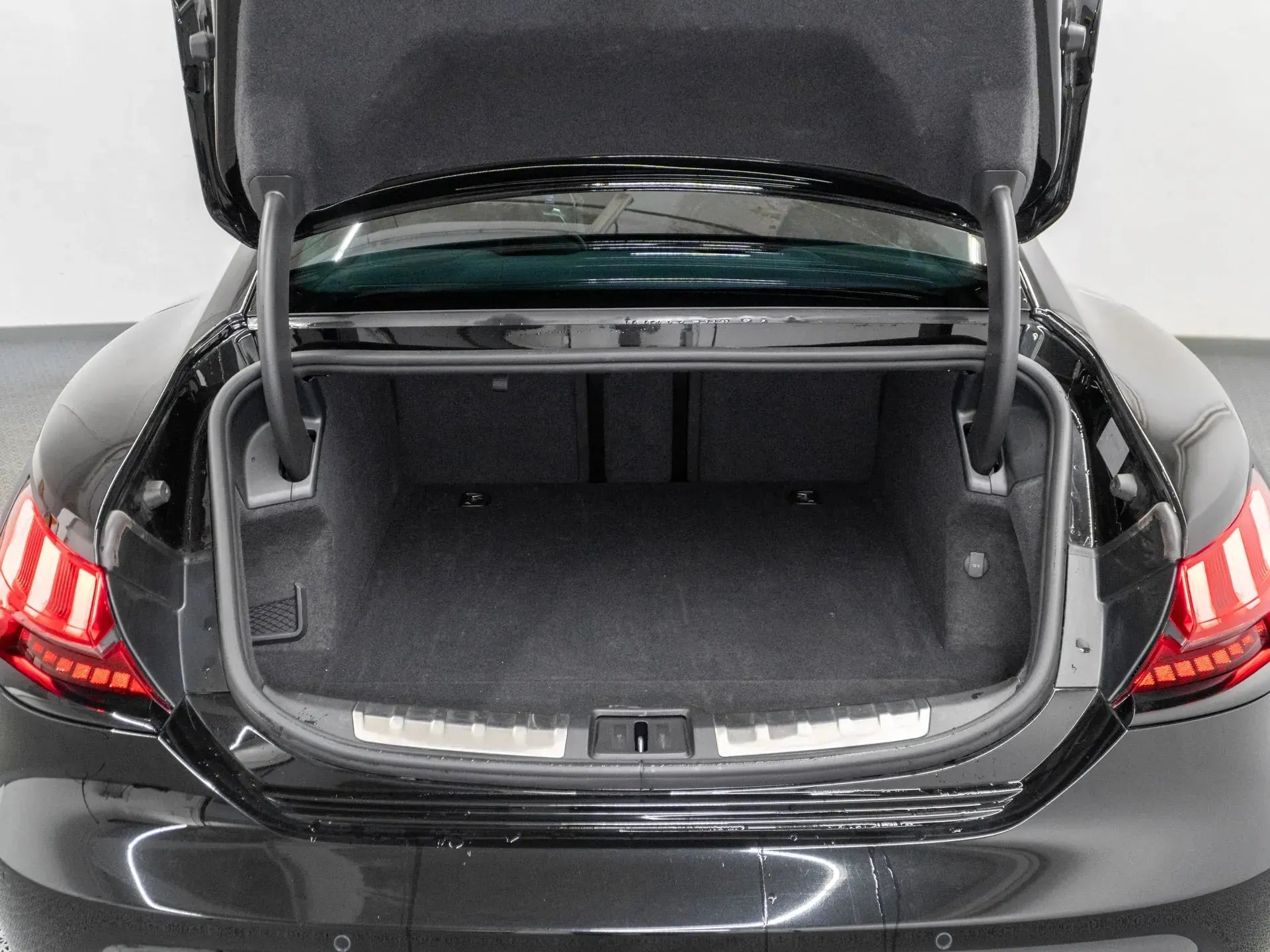 Audi e-tron GT quattro - Samsaru's Car Outlet