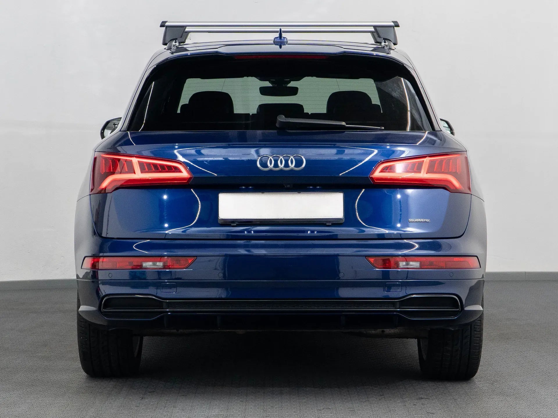Audi Q5 2.0 Benzina 245 CP Albastru - Samsaru's Car Outlet
