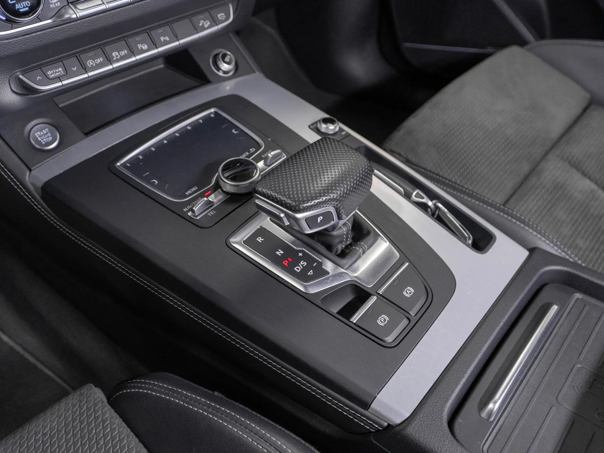 Audi Q5 2.0 Benzina 245 CP Albastru - Samsaru's Car Outlet
