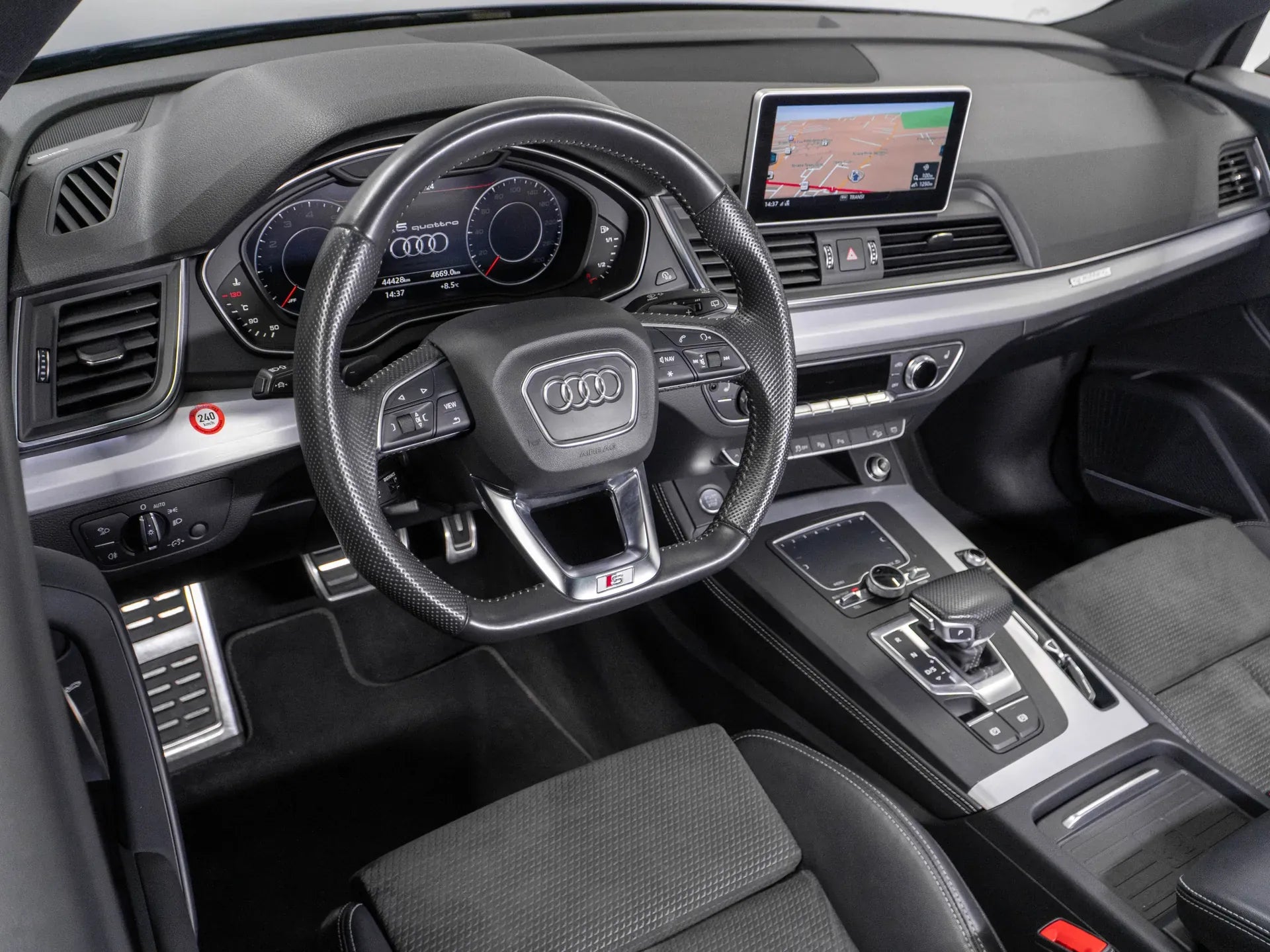 Audi Q5 2.0 Benzina 245 CP Albastru - Samsaru's Car Outlet