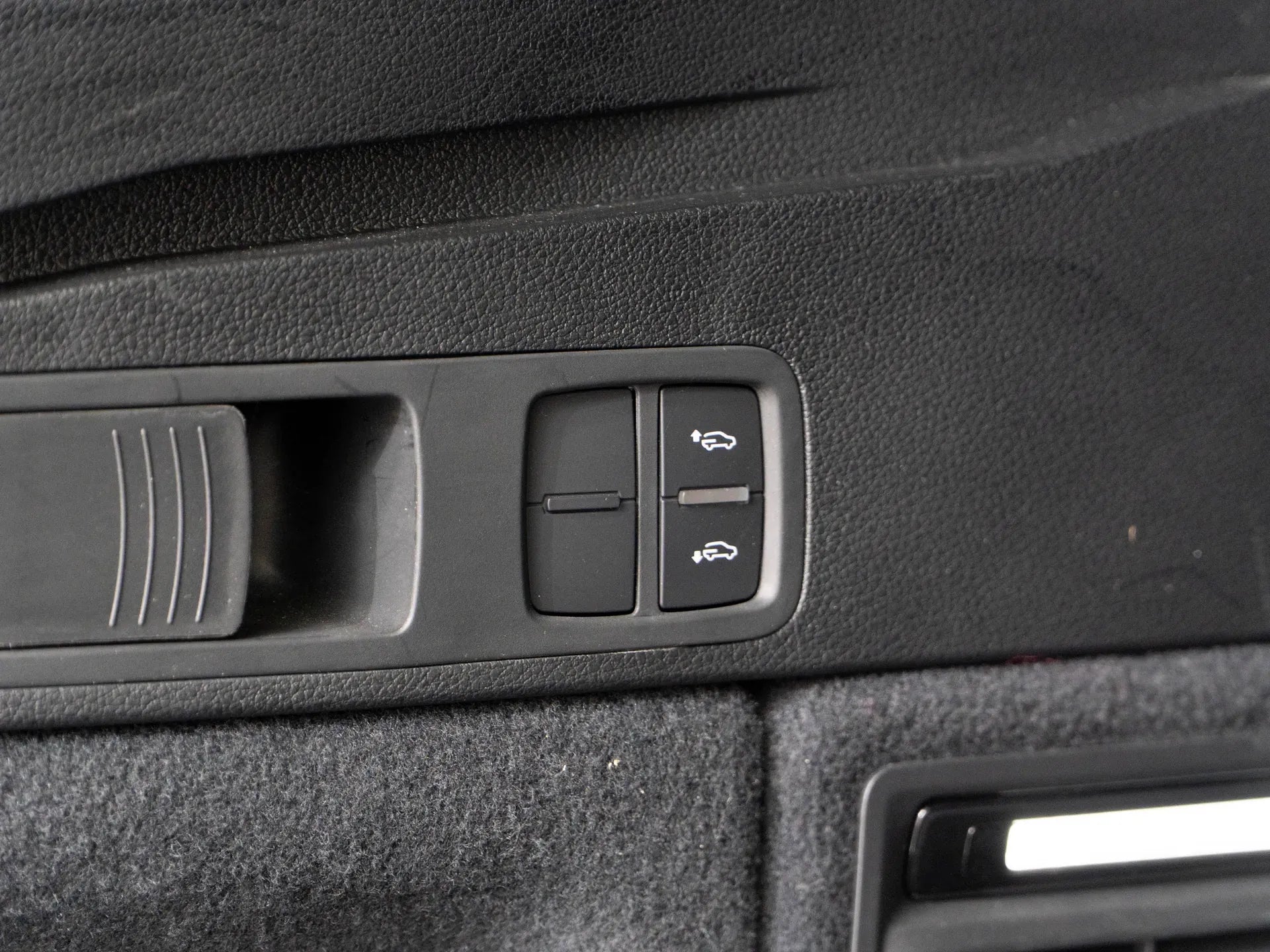 Audi Q5 2.0 Benzina 245 CP Albastru - Samsaru's Car Outlet