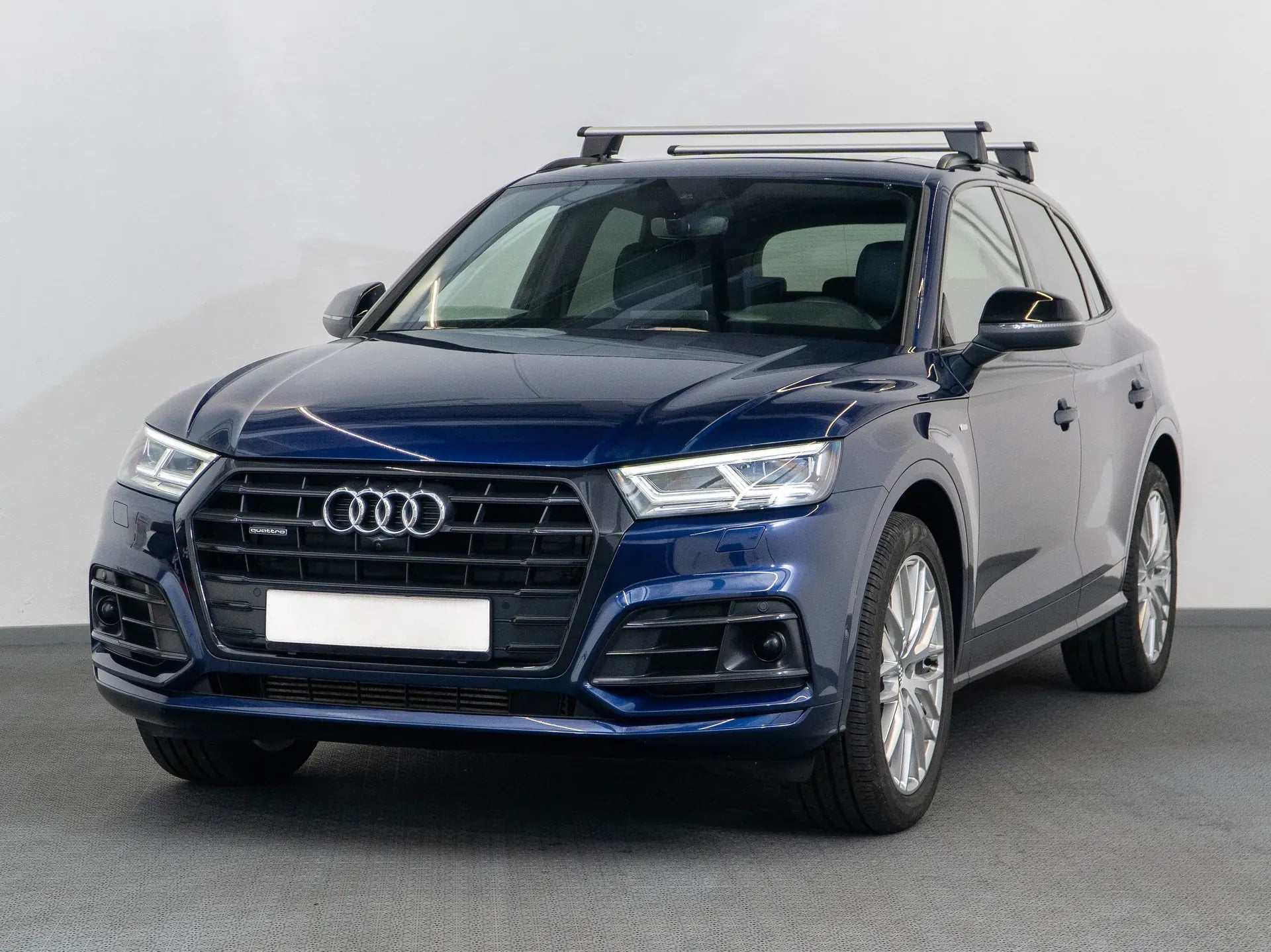 Audi Q5 2.0 Benzina 245 CP Albastru - Samsaru's Car Outlet