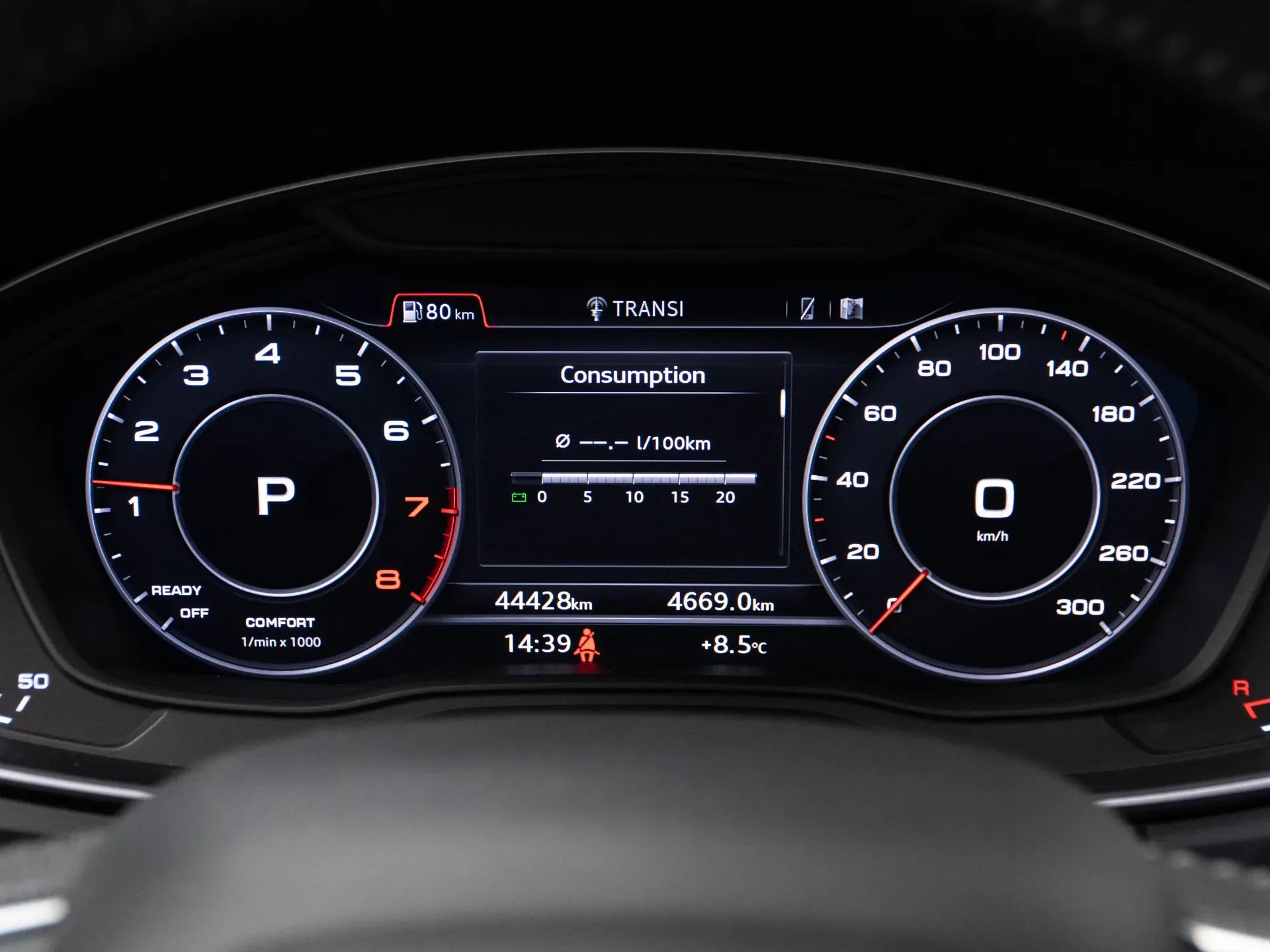 Audi Q5 2.0 Benzina 245 CP Albastru - Samsaru's Car Outlet