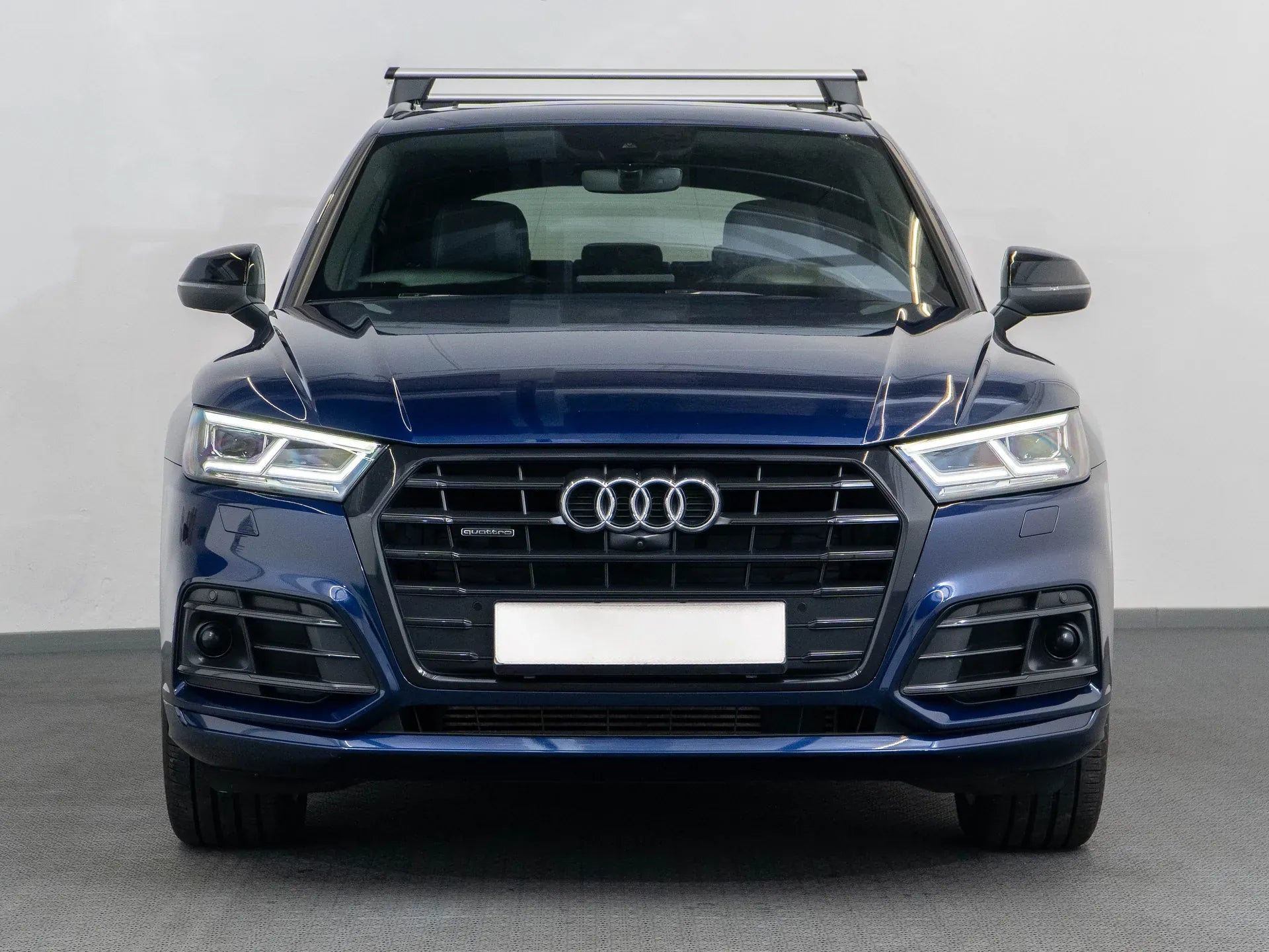 Audi Q5 2.0 Benzina 245 CP Albastru - Samsaru's Car Outlet