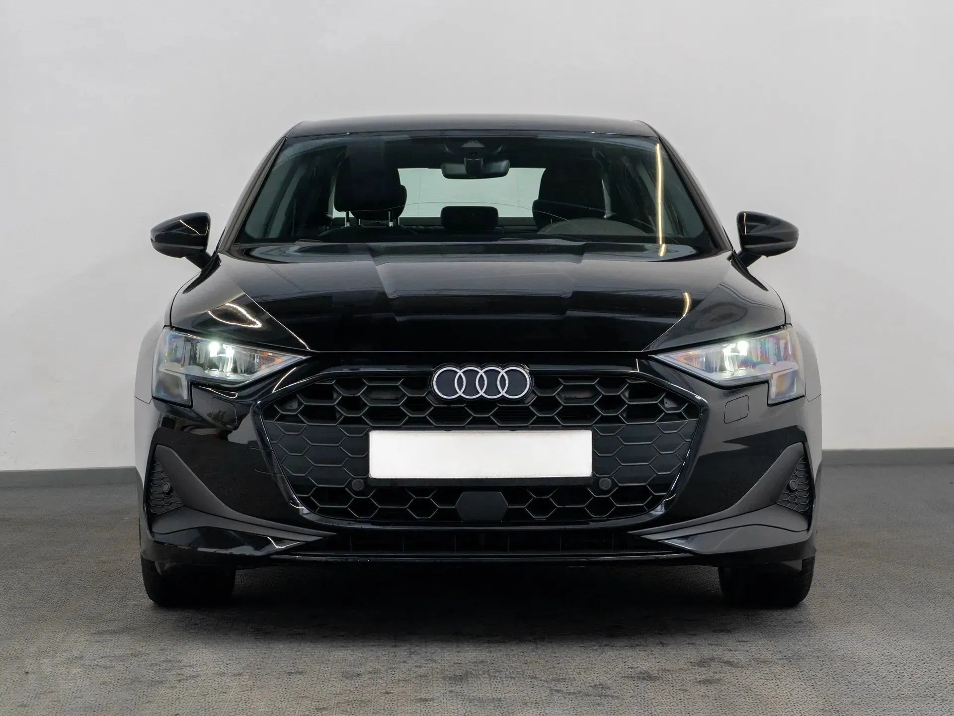 Audi A3 1.5 Benzina 116 CP Negru (dublu ambreiaj) - Samsaru's Car Outlet