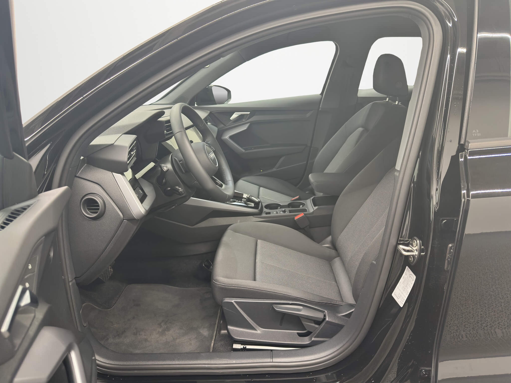 Audi A3 Sedan 1.5 TFSI 150CP 2025 - Samsaru's Car Outlet