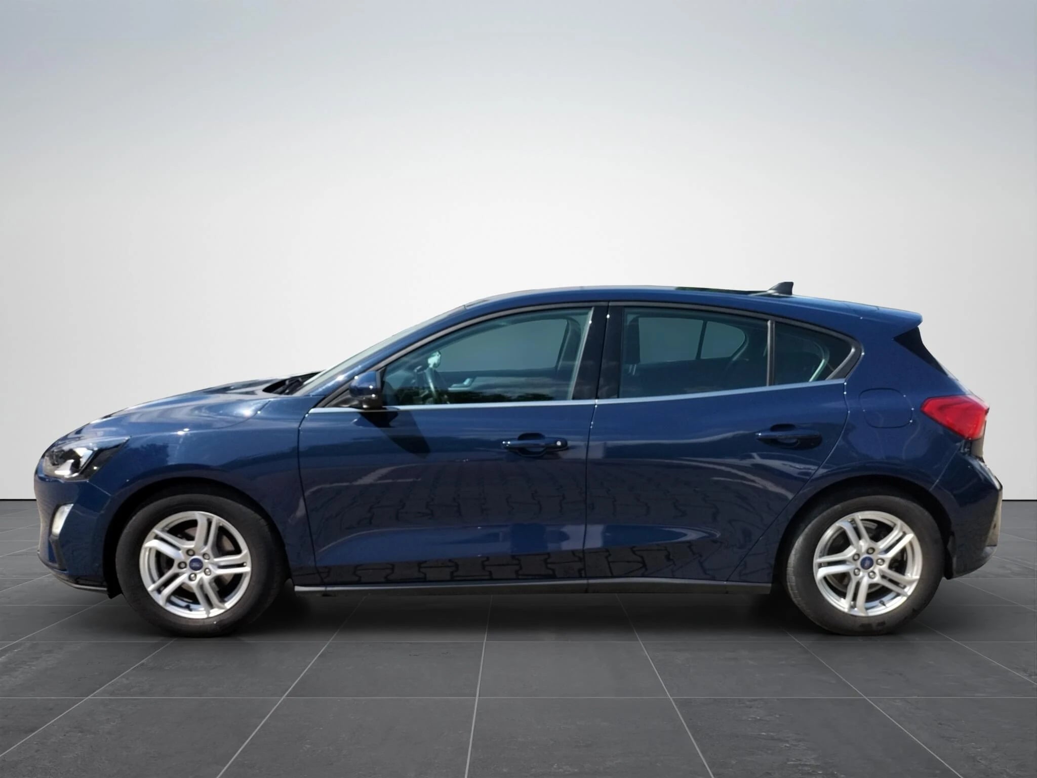 Ford Focus 1.5 EcoBlue Trend - Samsaru's Car Outlet